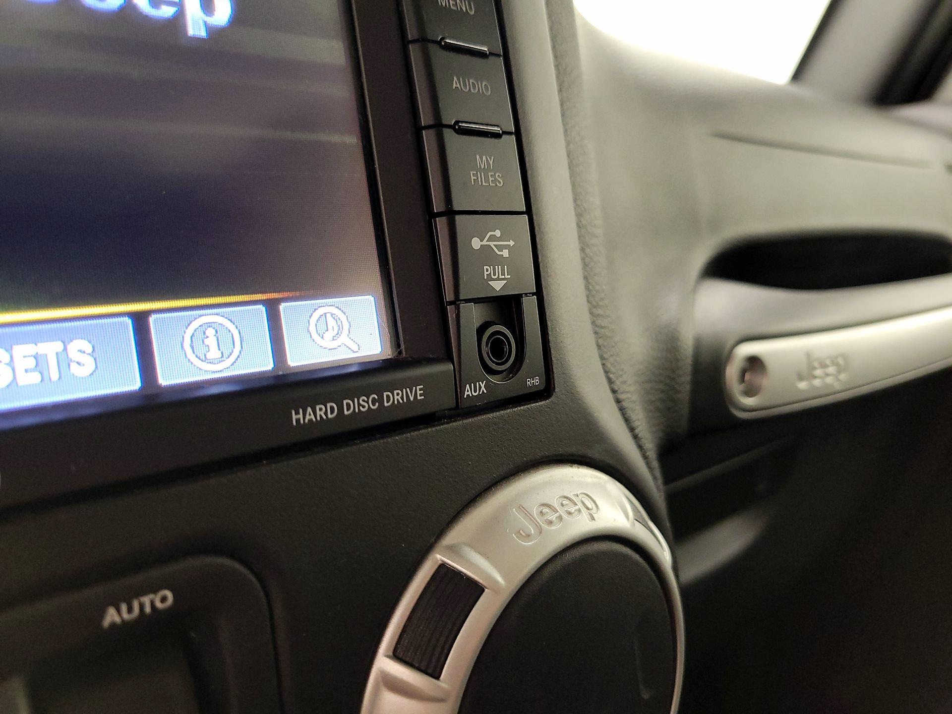 Thumbnail: 2016 Jeep Wrangler - 16