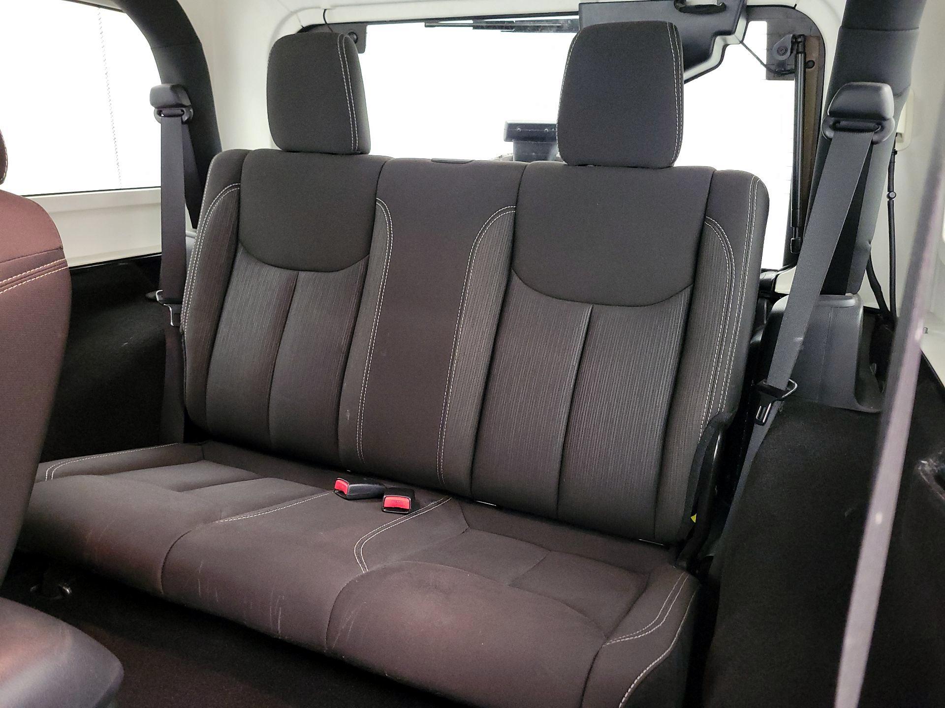 Thumbnail: 2016 Jeep Wrangler - 17