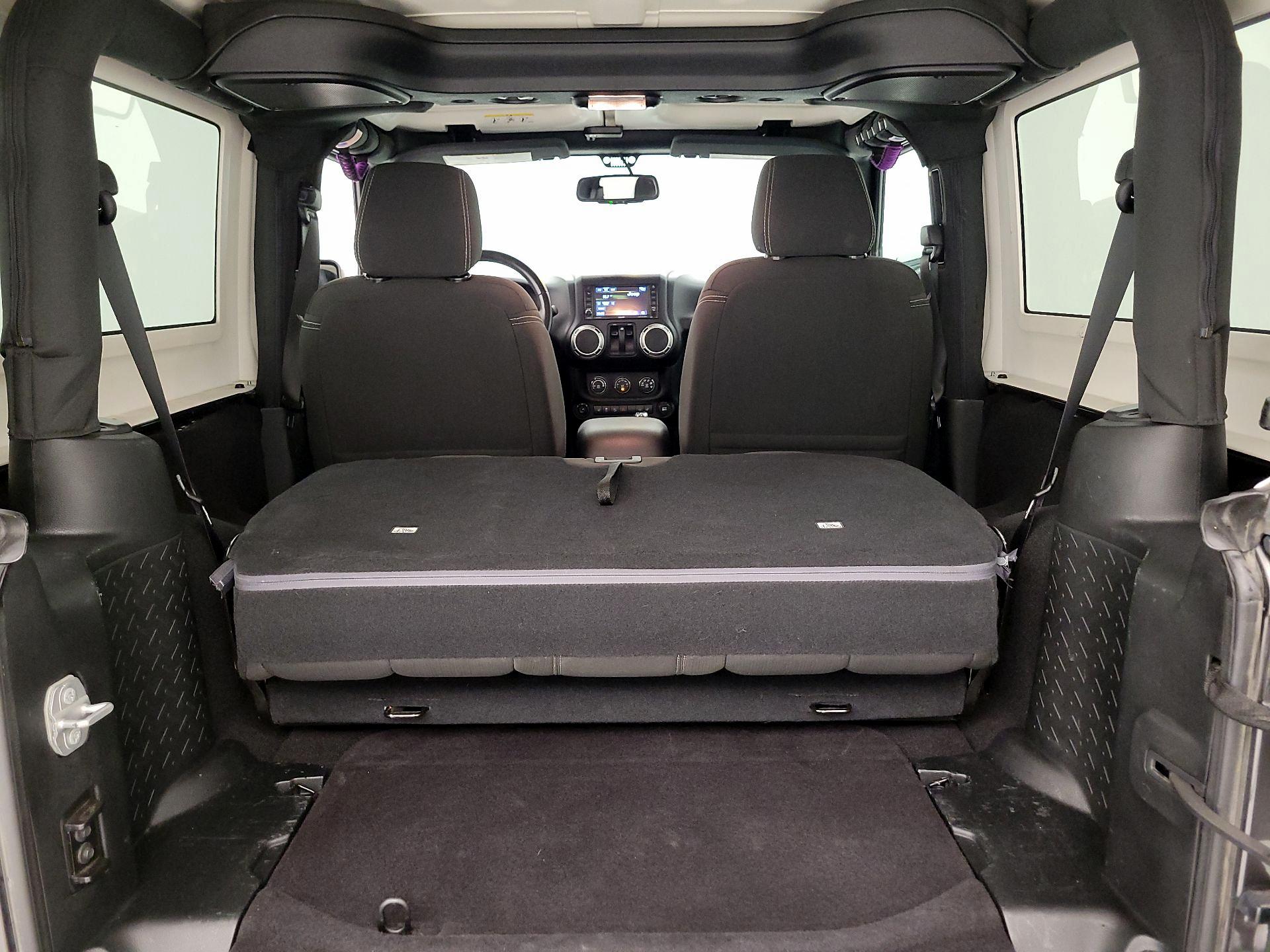 Thumbnail: 2016 Jeep Wrangler - 19