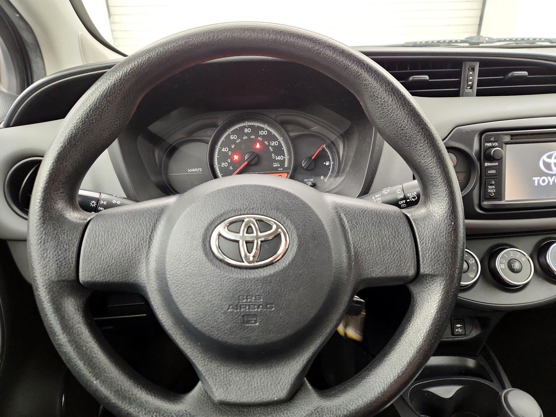 Thumbnail: 2015 Toyota Yaris - 10