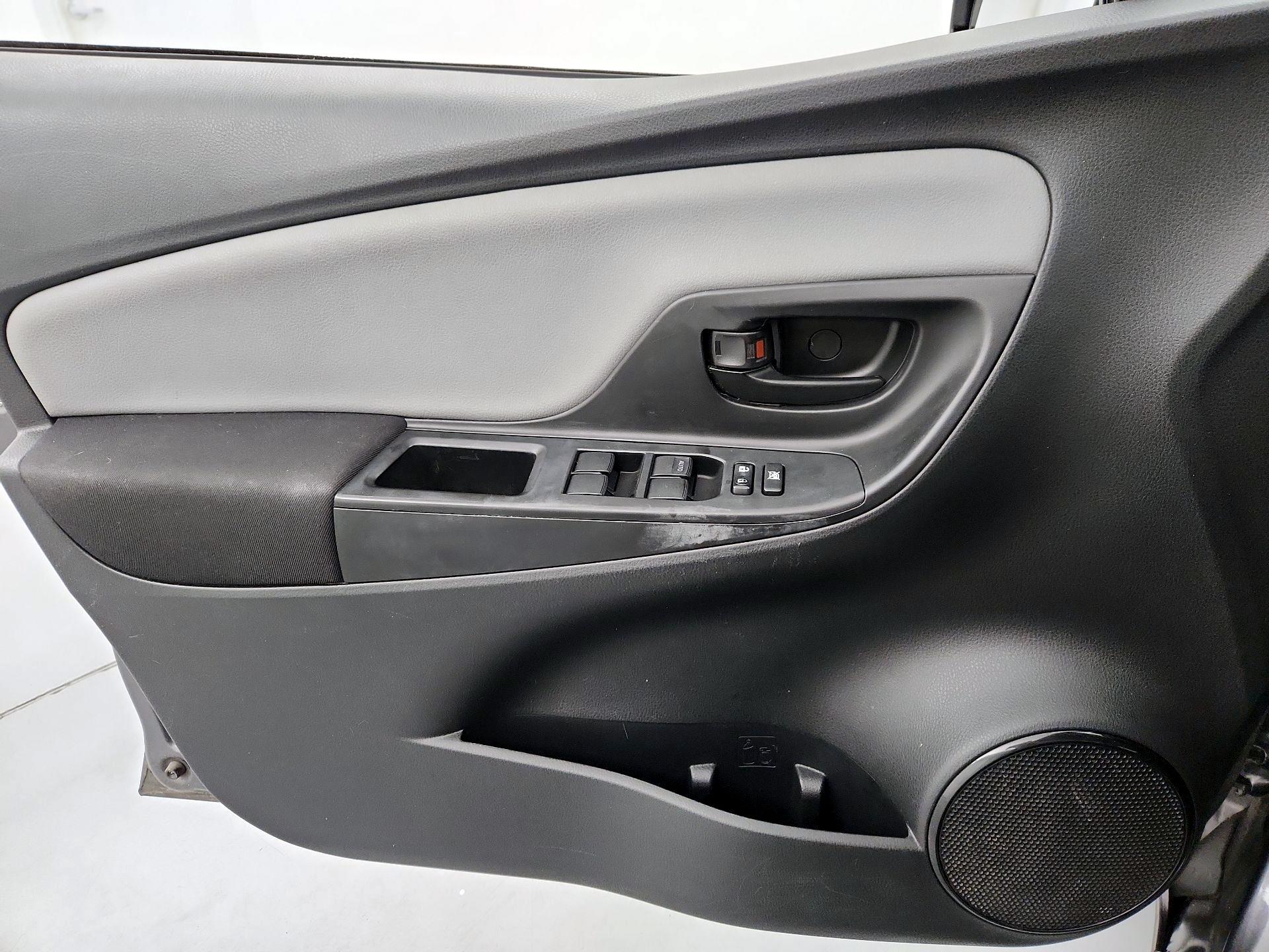 Thumbnail: 2015 Toyota Yaris - 12