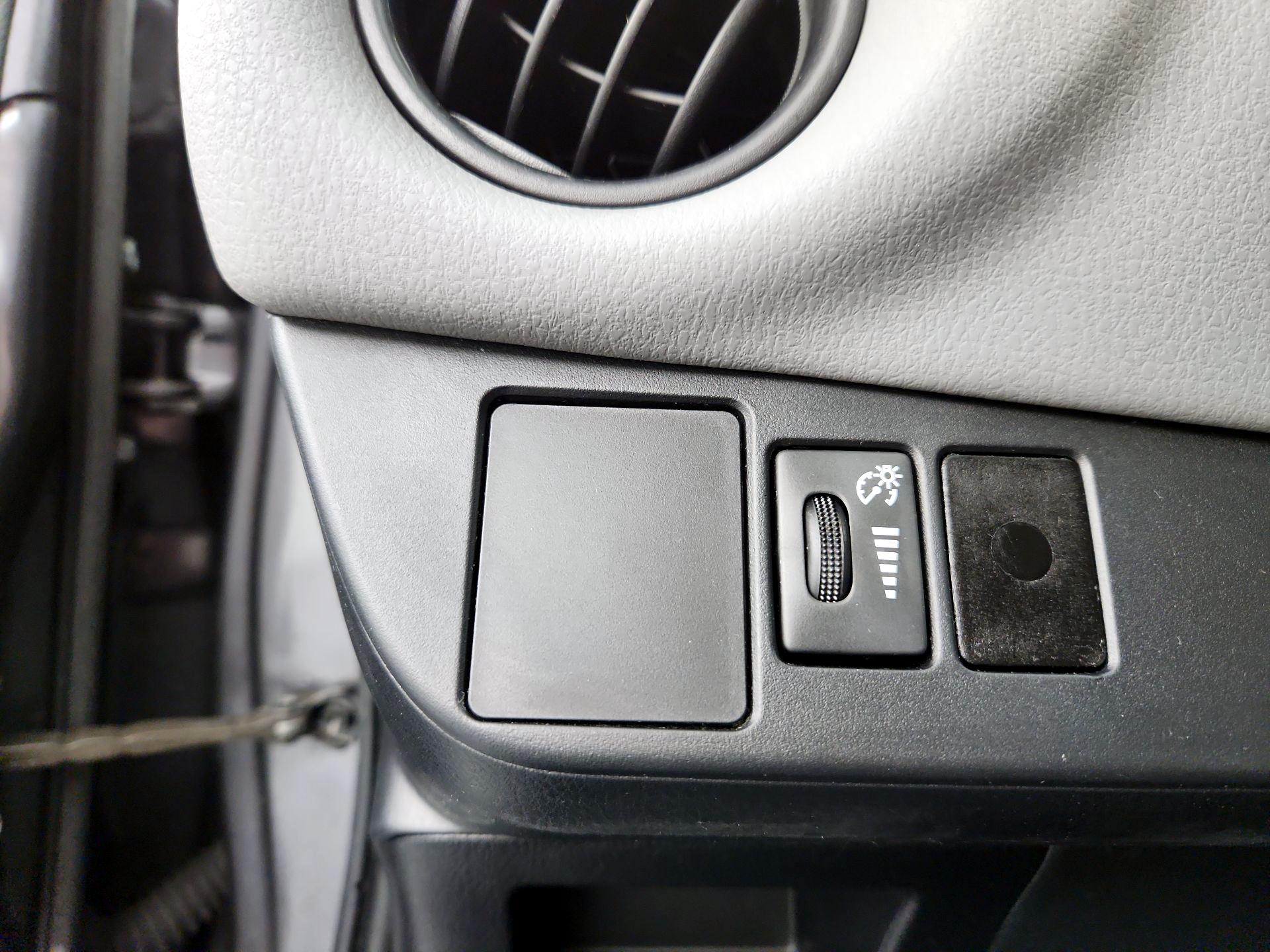 Thumbnail: 2015 Toyota Yaris - 13