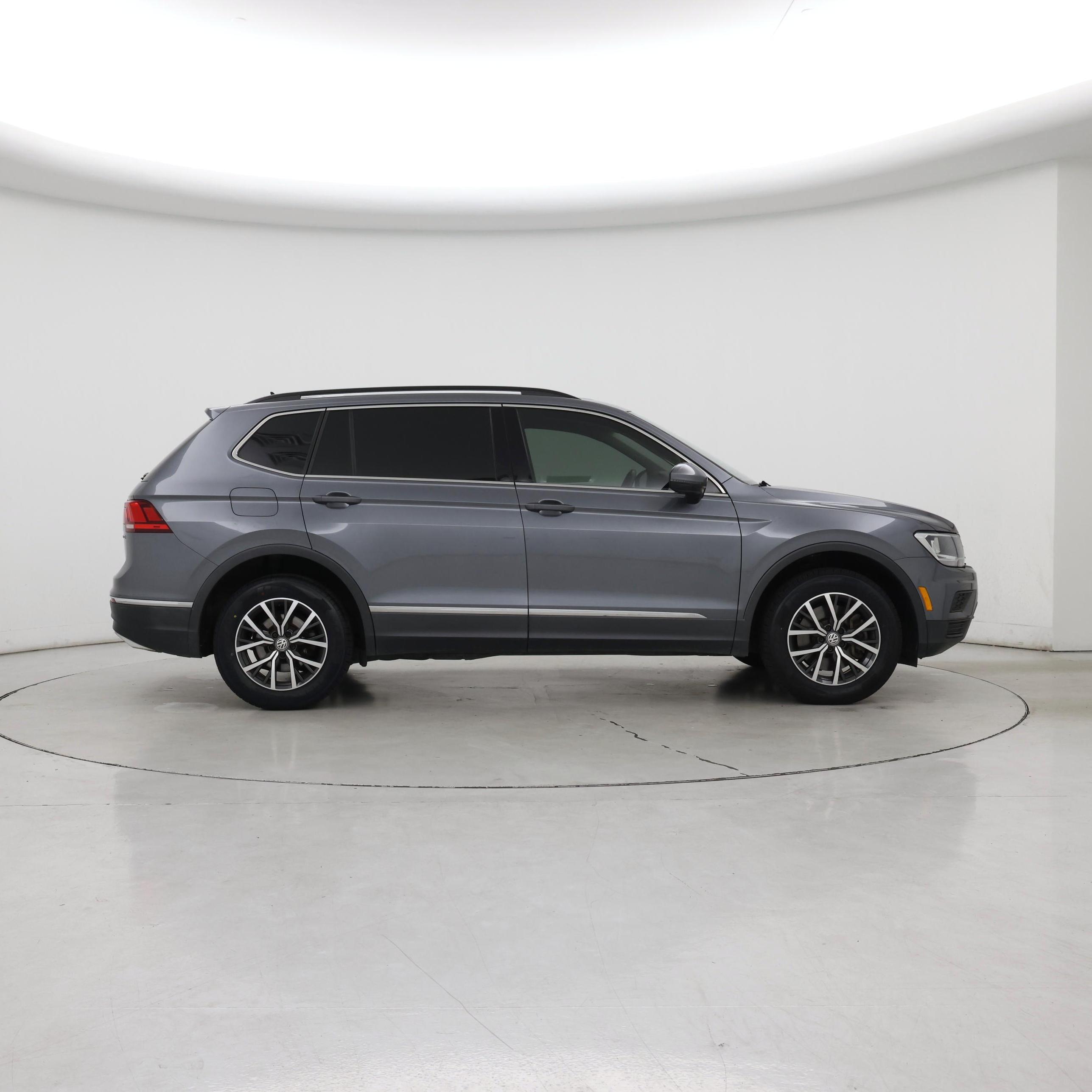 Thumbnail: 2020 Volkswagen Tiguan - 7