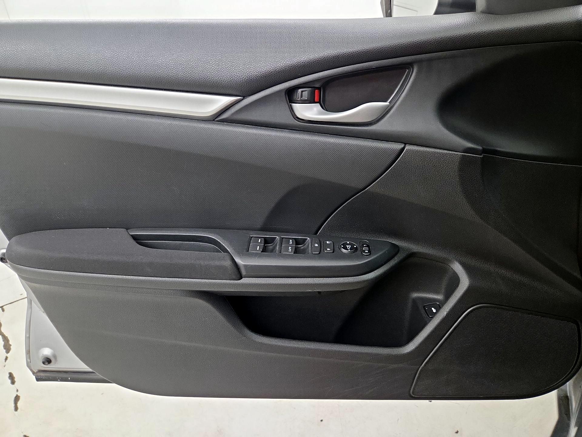 Thumbnail: 2017 Honda Civic - 12
