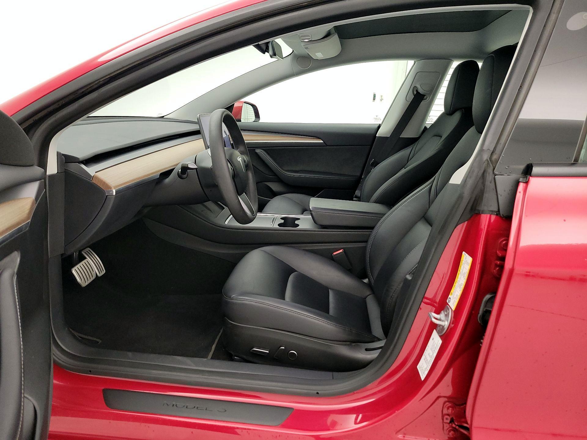 Thumbnail: 2023 Tesla Model 3 - 11