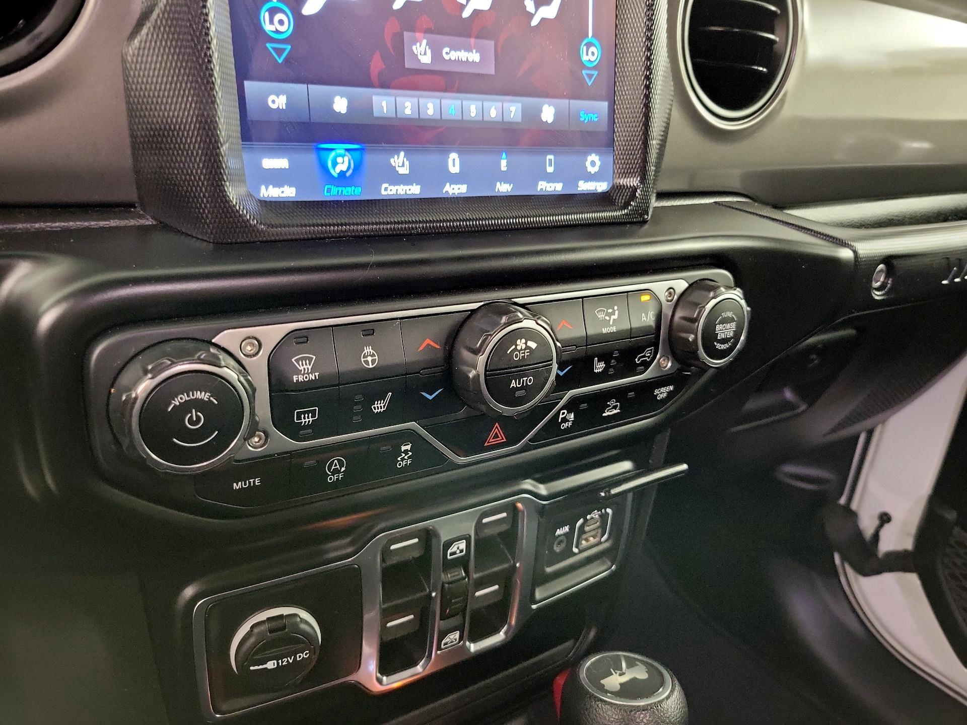 Thumbnail: 2022 Jeep Wrangler - 17