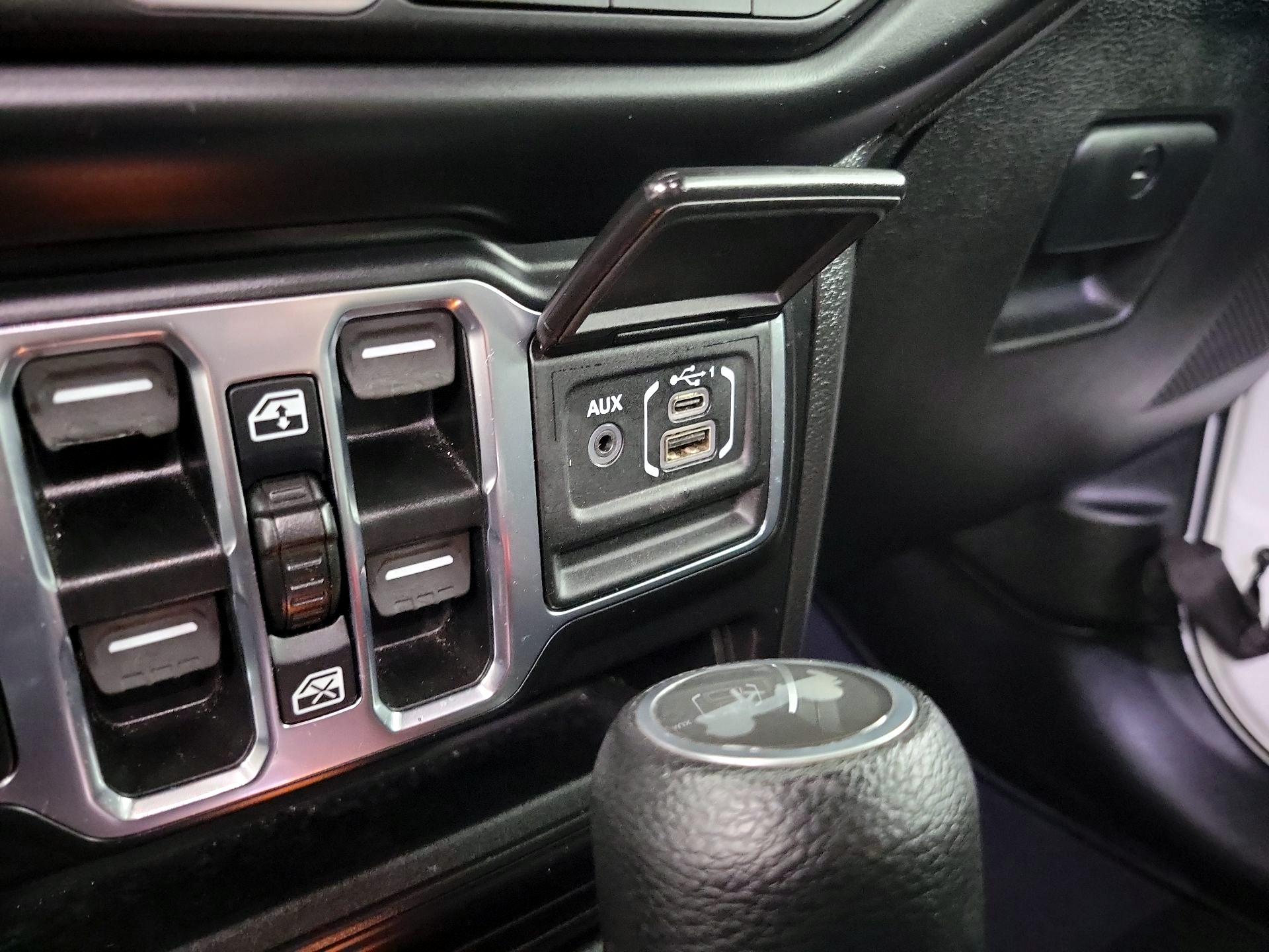 Thumbnail: 2022 Jeep Wrangler - 19
