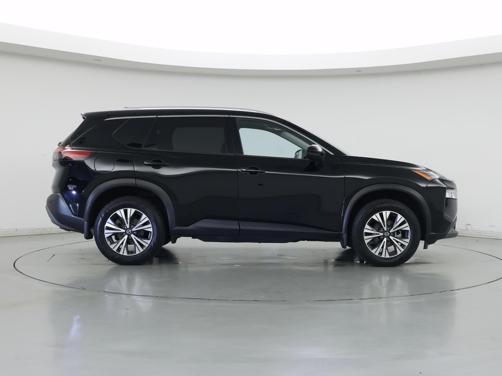 2021 Nissan Rogue SV - Photo 8
