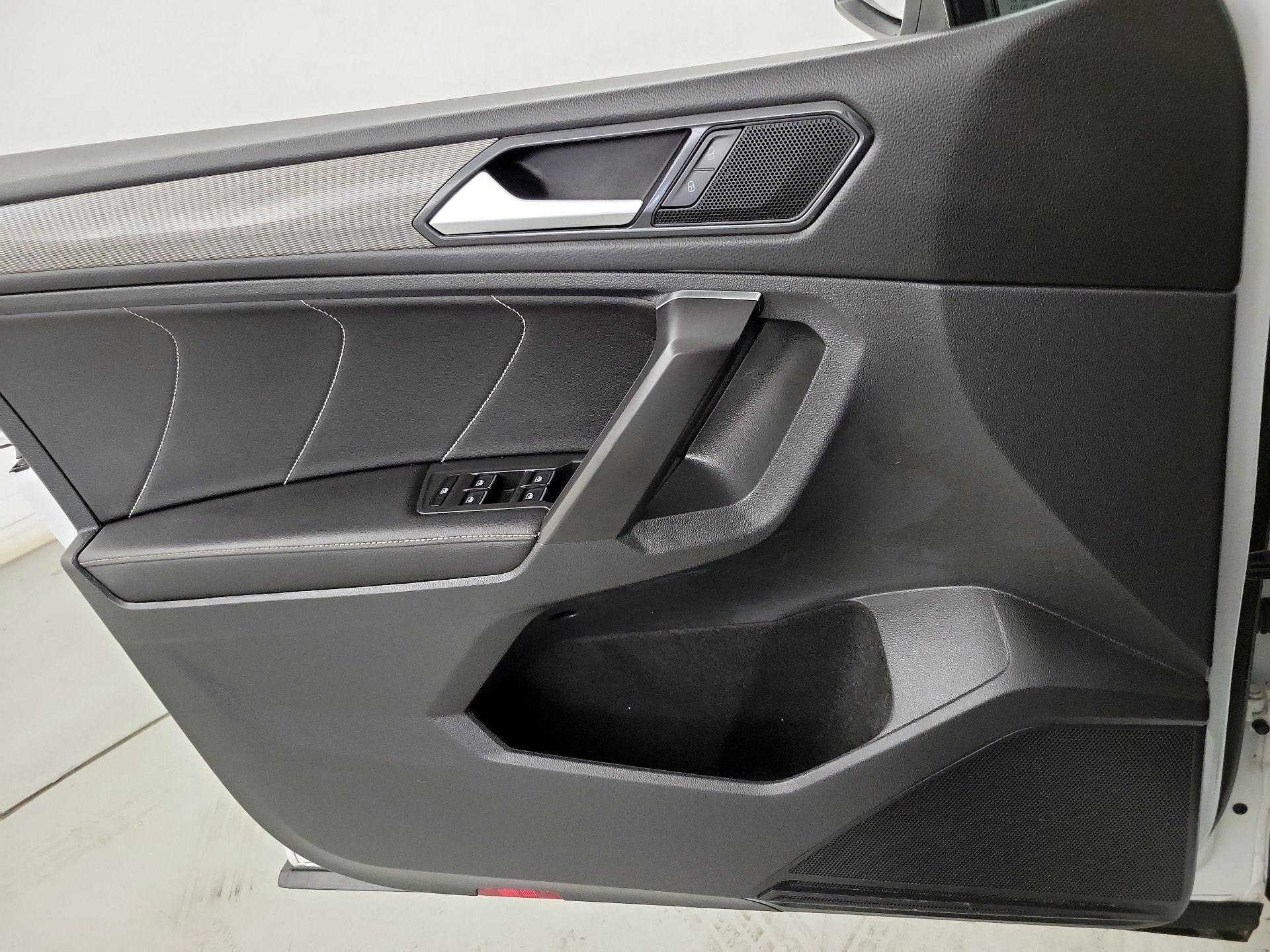 Thumbnail: 2022 Volkswagen Tiguan - 12