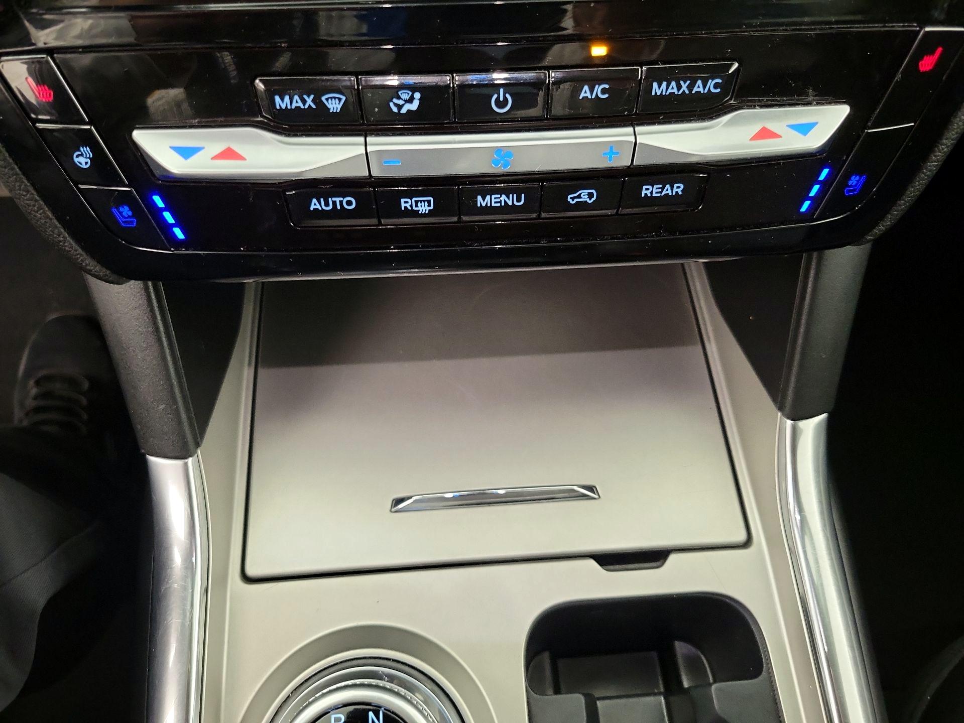 Thumbnail: 2022 Ford Explorer - 17