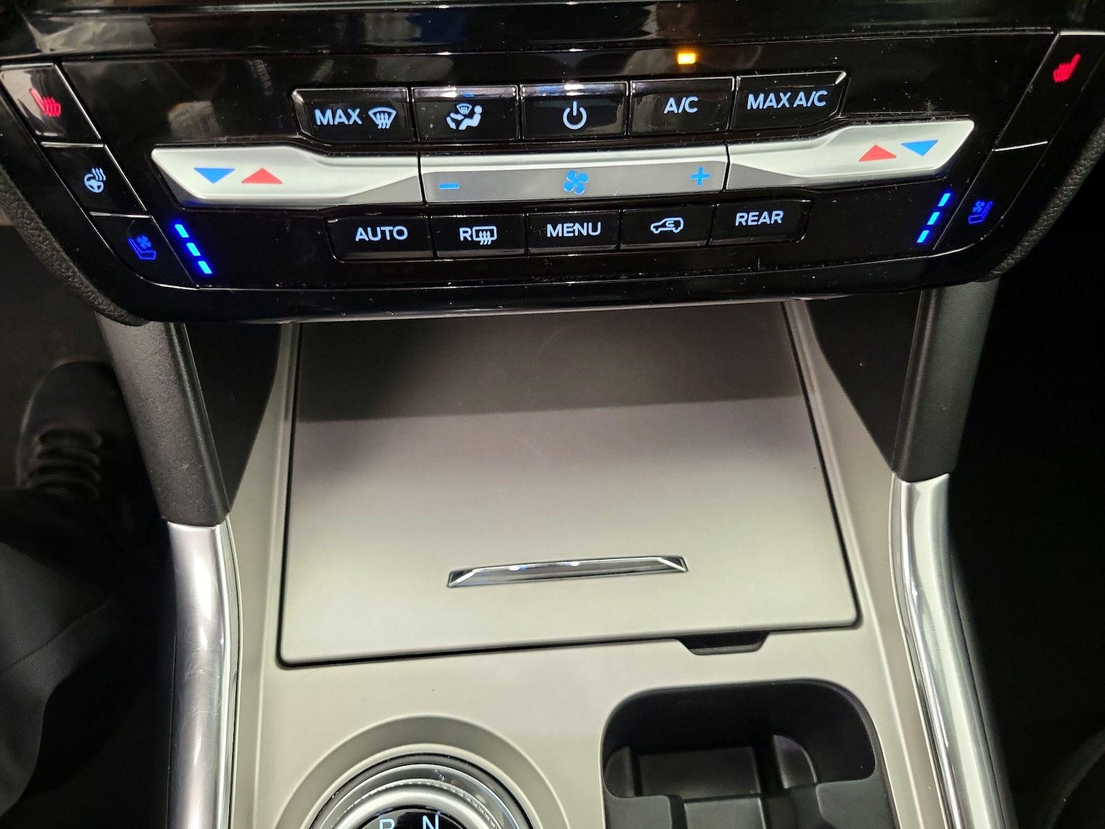 2022 Ford Explorer Limited - Photo 18