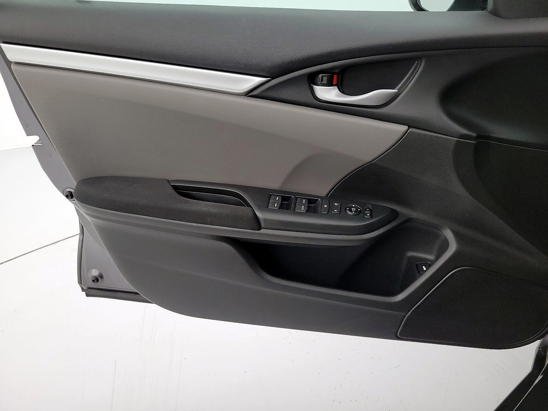 Thumbnail: 2016 Honda Civic - 12