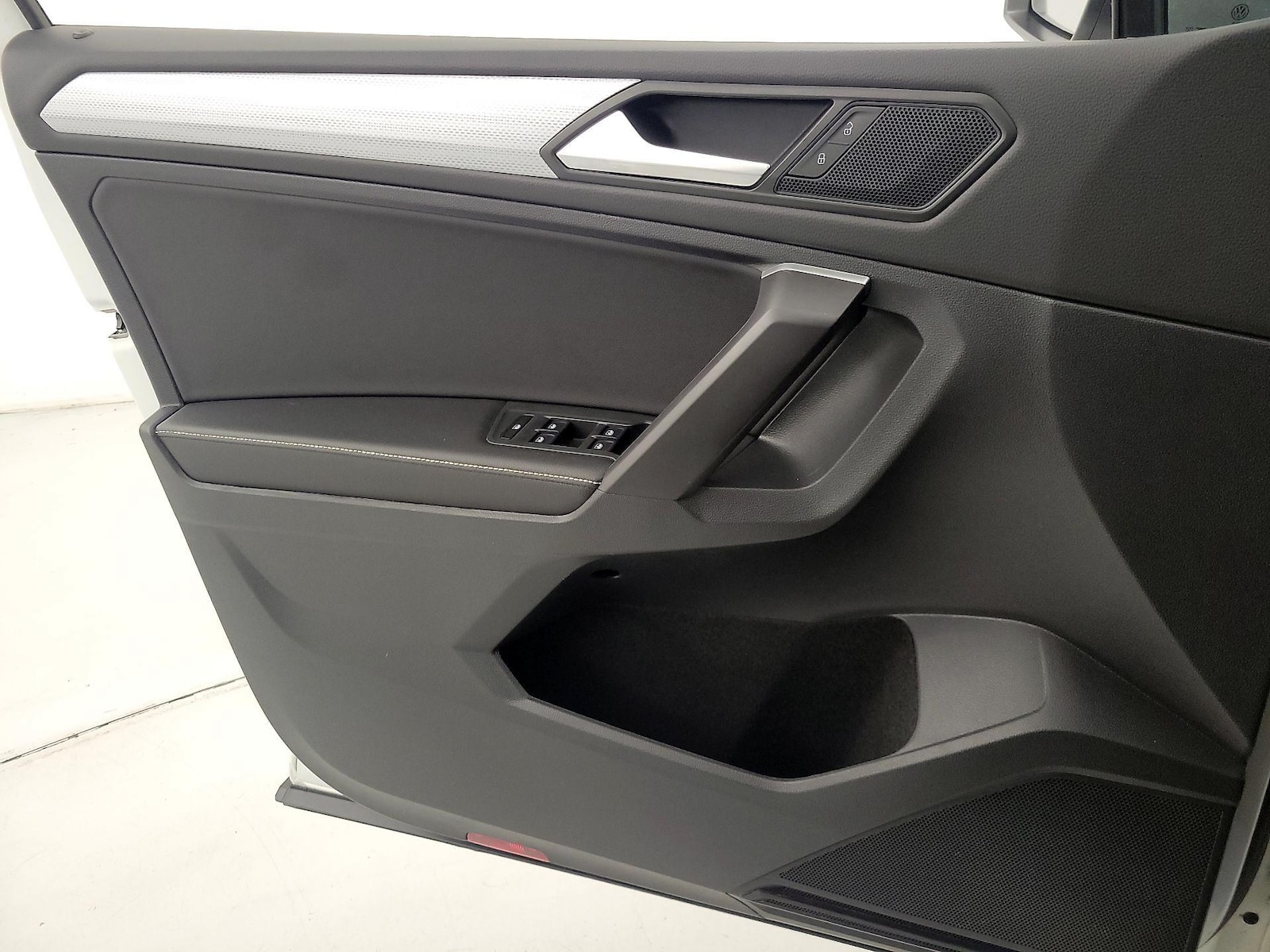 2023 Volkswagen Tiguan S - Photo 13