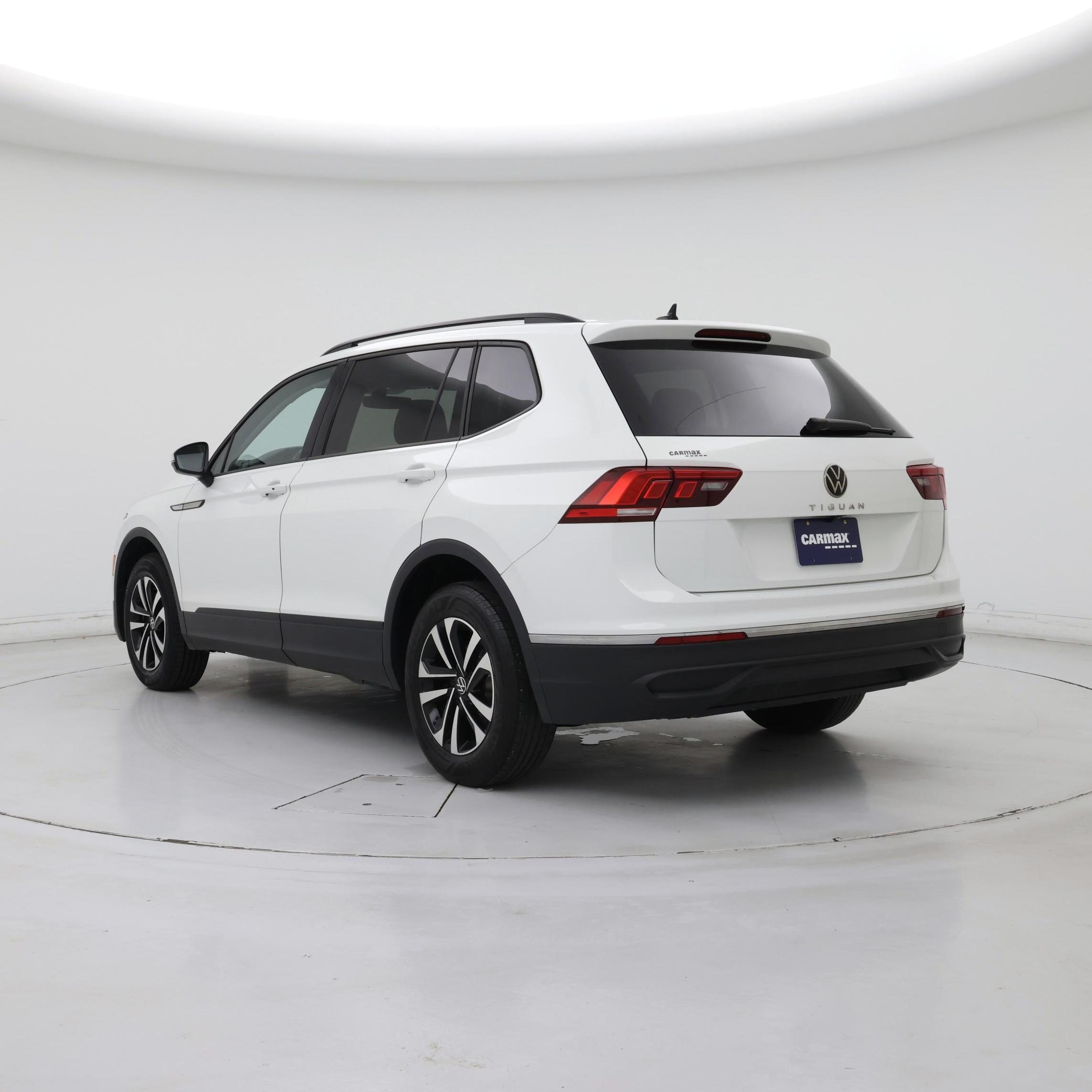 Thumbnail: 2023 Volkswagen Tiguan - 2