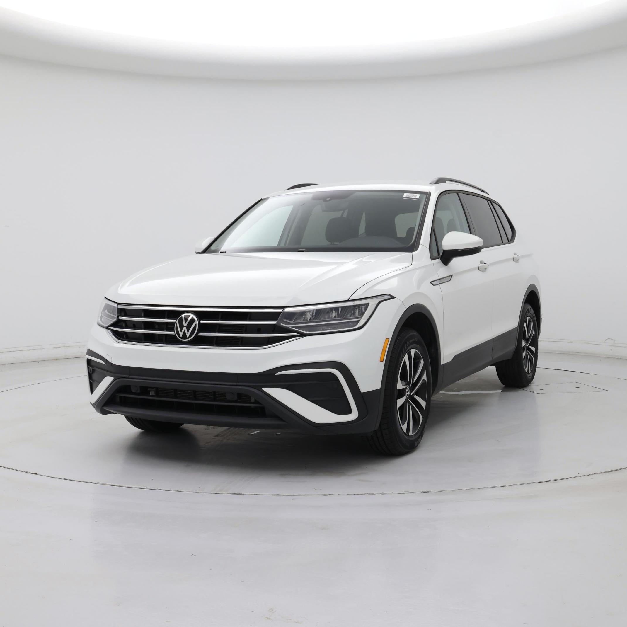 Thumbnail: 2023 Volkswagen Tiguan - 4