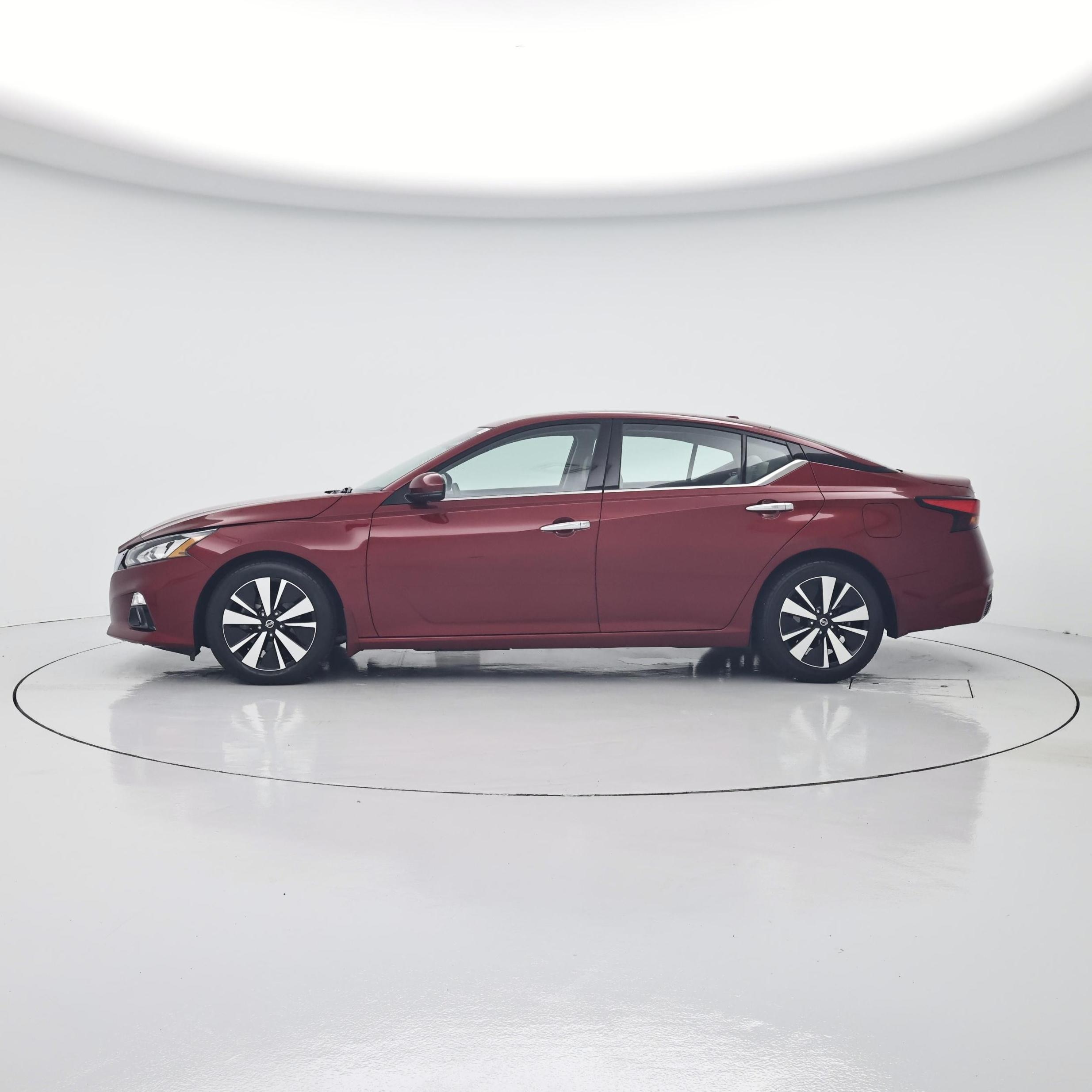 Thumbnail: 2020 Nissan Altima - 3