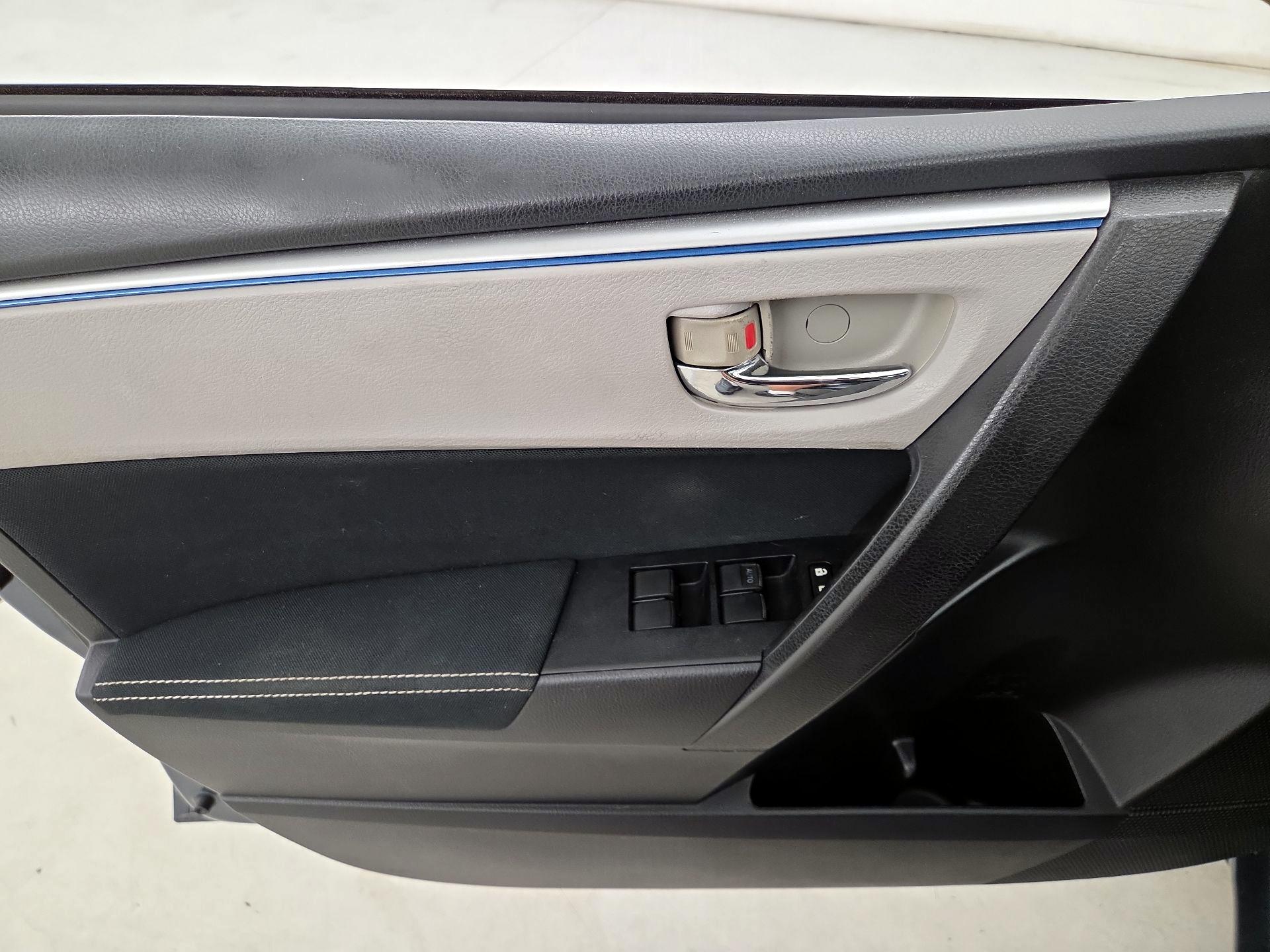 Thumbnail: 2014 Toyota Corolla - 12