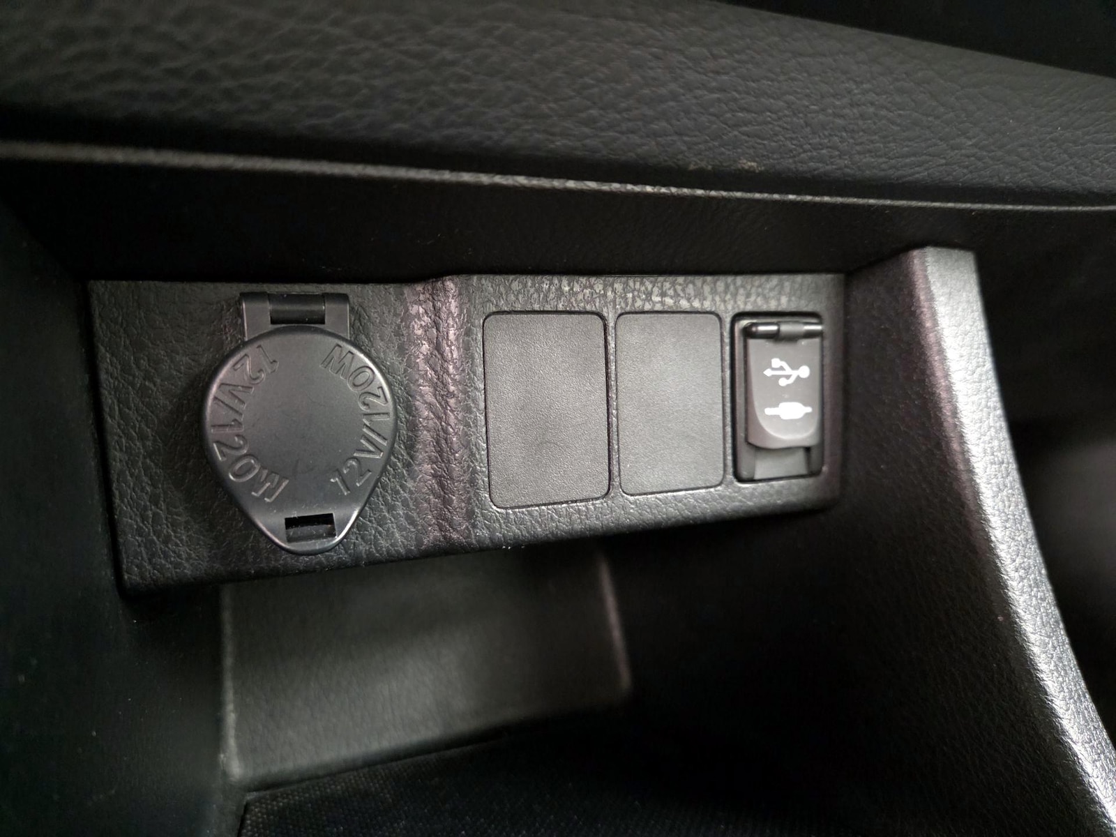 2014 Toyota Corolla LE - Photo 19