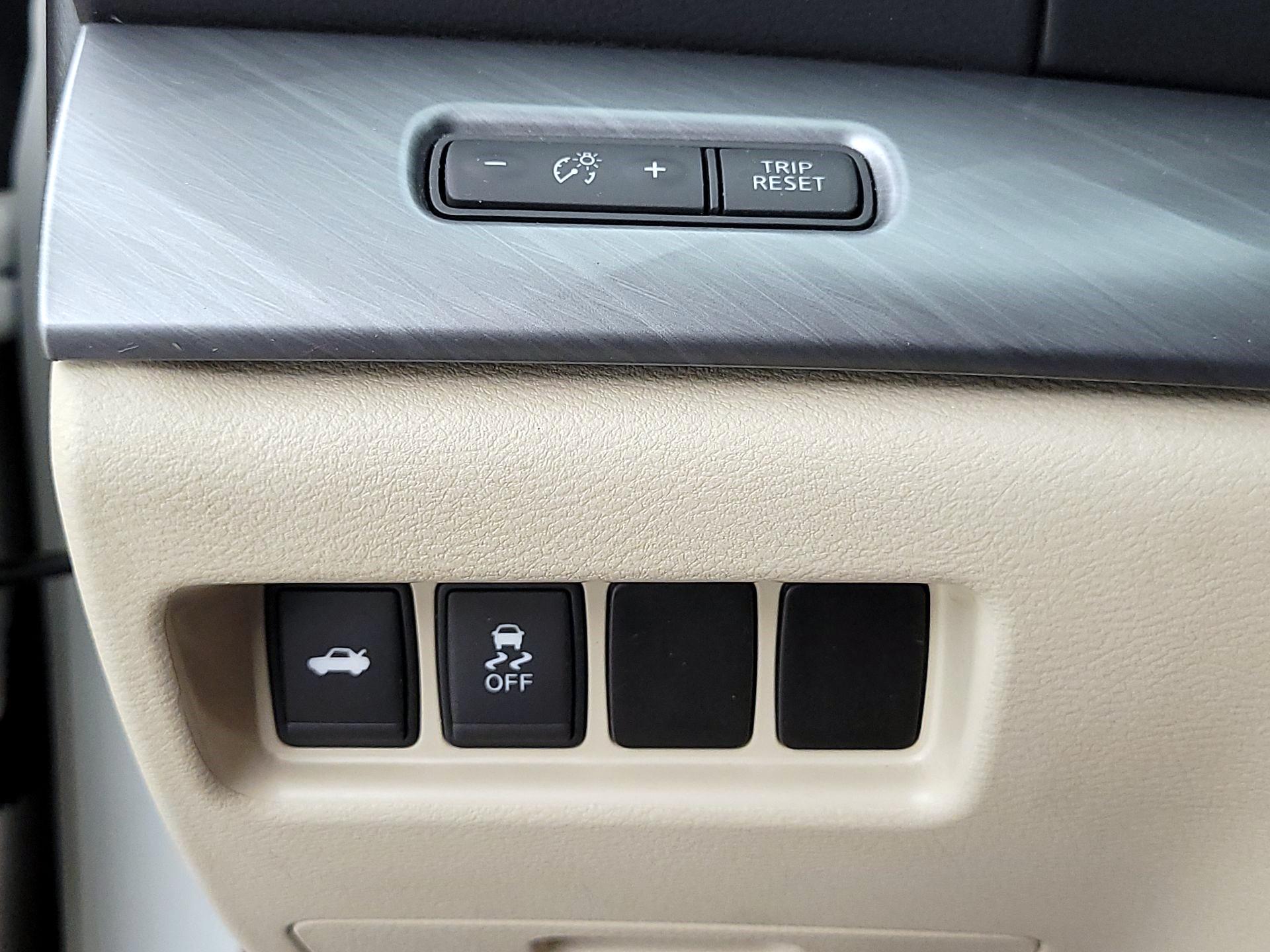 Thumbnail: 2016 Nissan Maxima - 13
