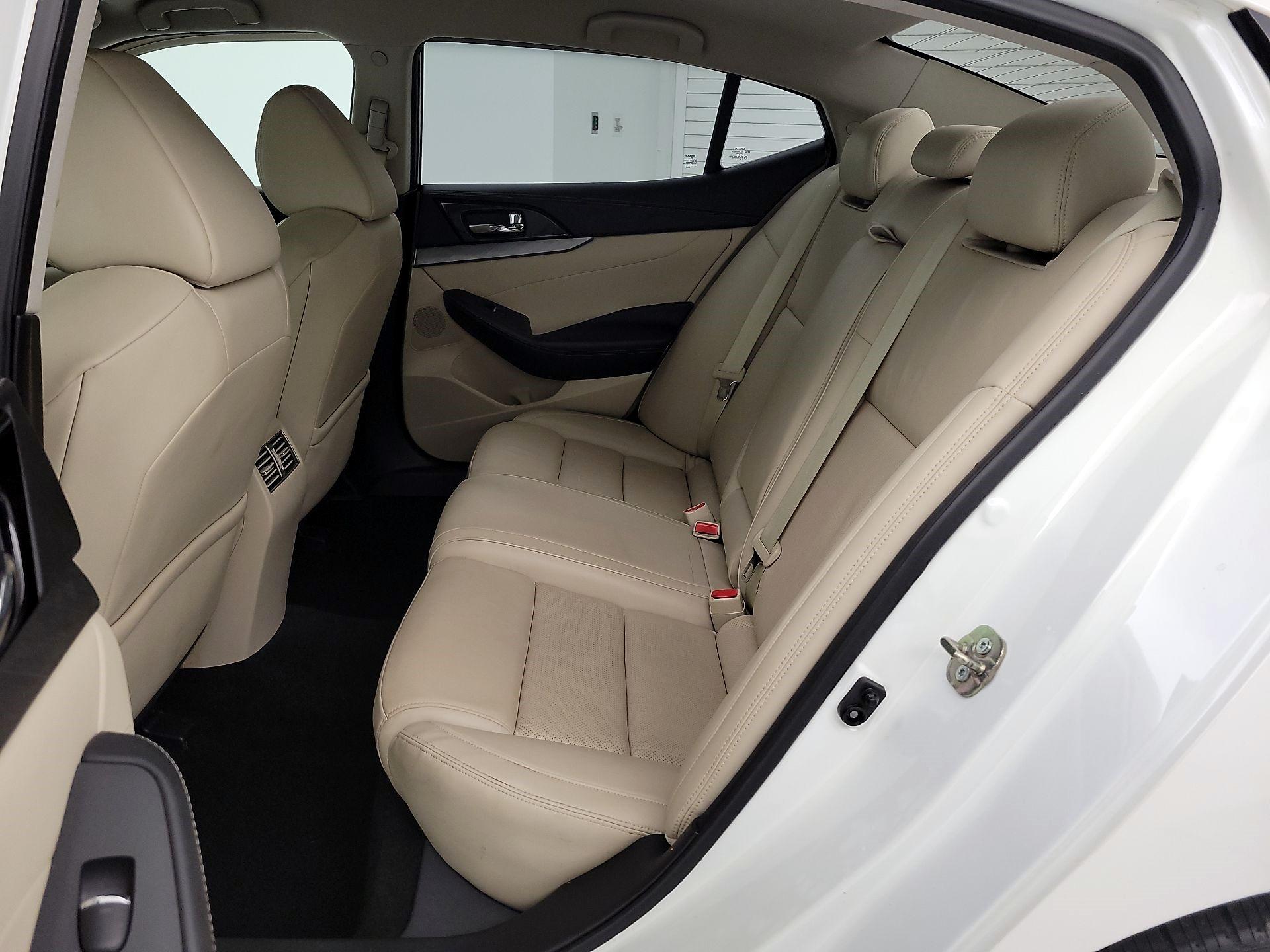 Thumbnail: 2016 Nissan Maxima - 20