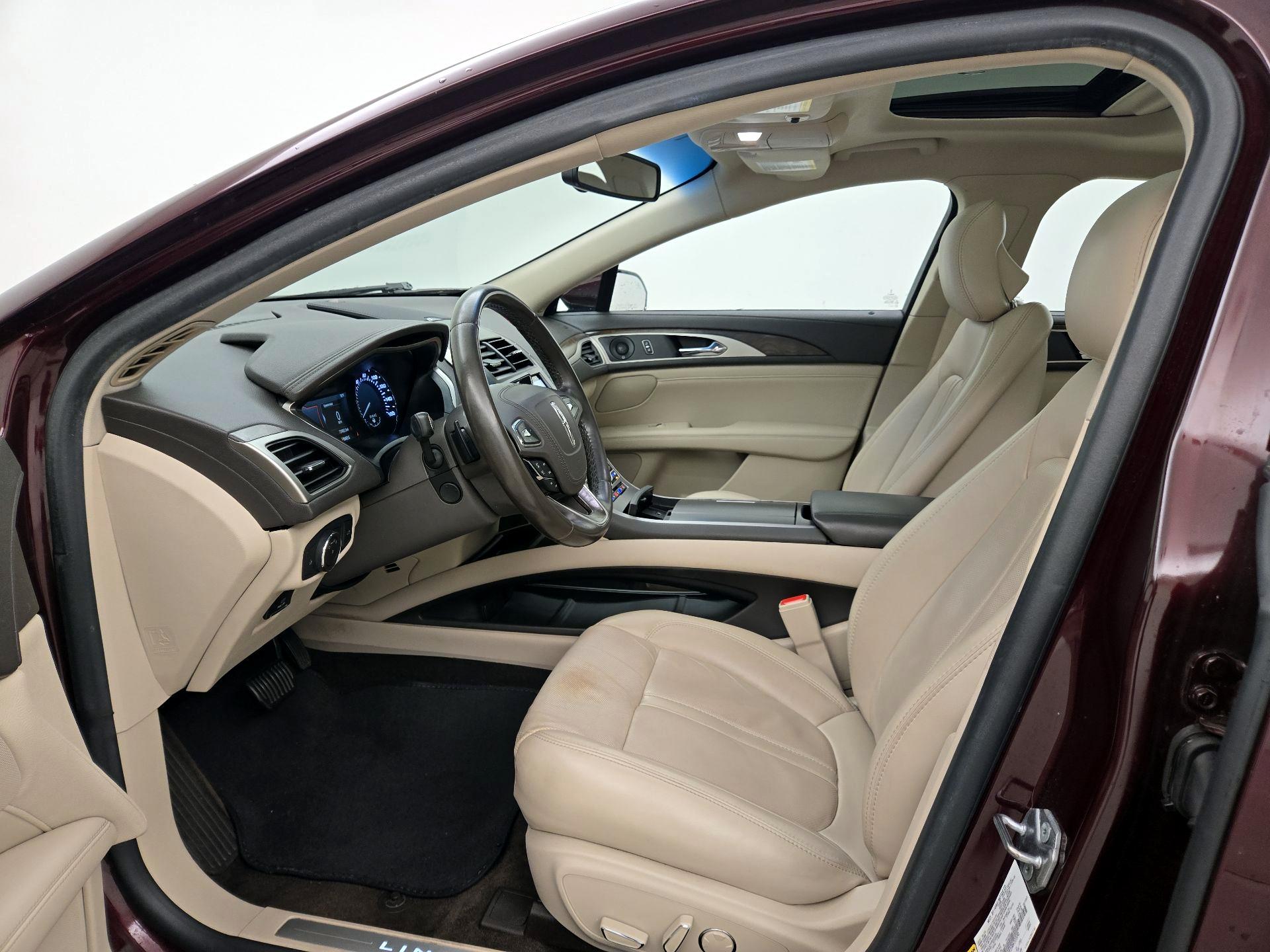 Thumbnail: 2018 Lincoln MKZ - 11