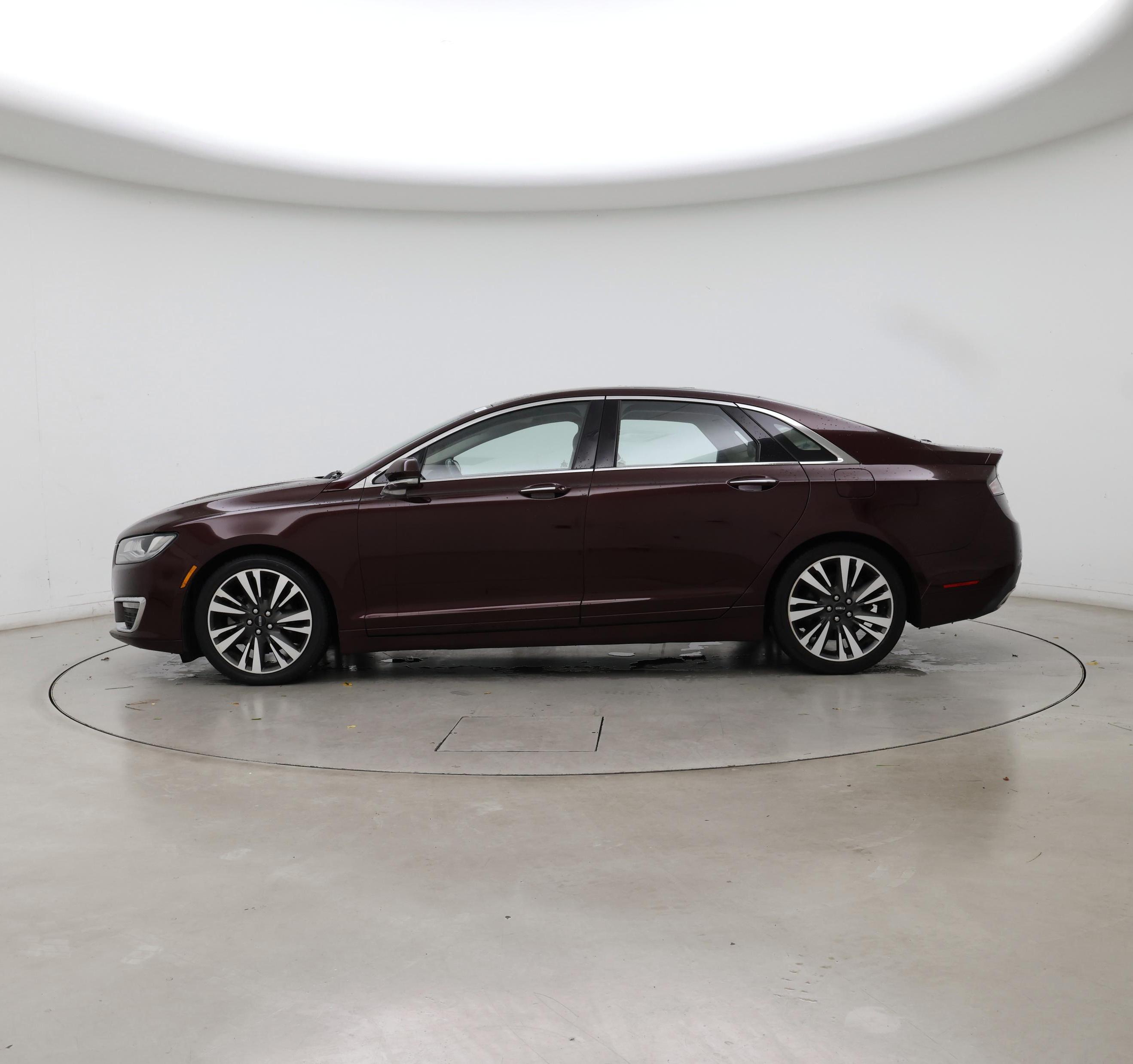 Thumbnail: 2018 Lincoln MKZ - 3