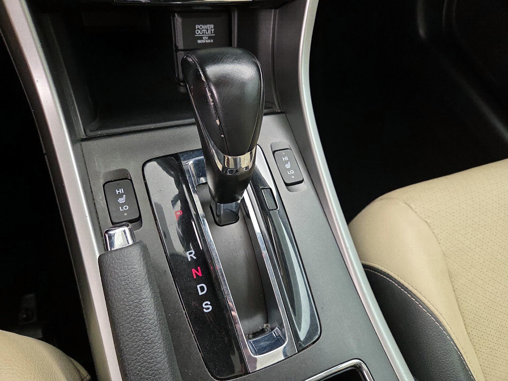 Thumbnail: 2015 Honda Accord - 17