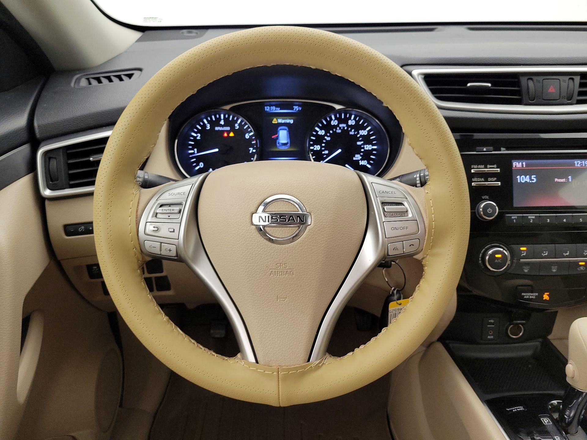 Thumbnail: 2015 Nissan Rogue - 10