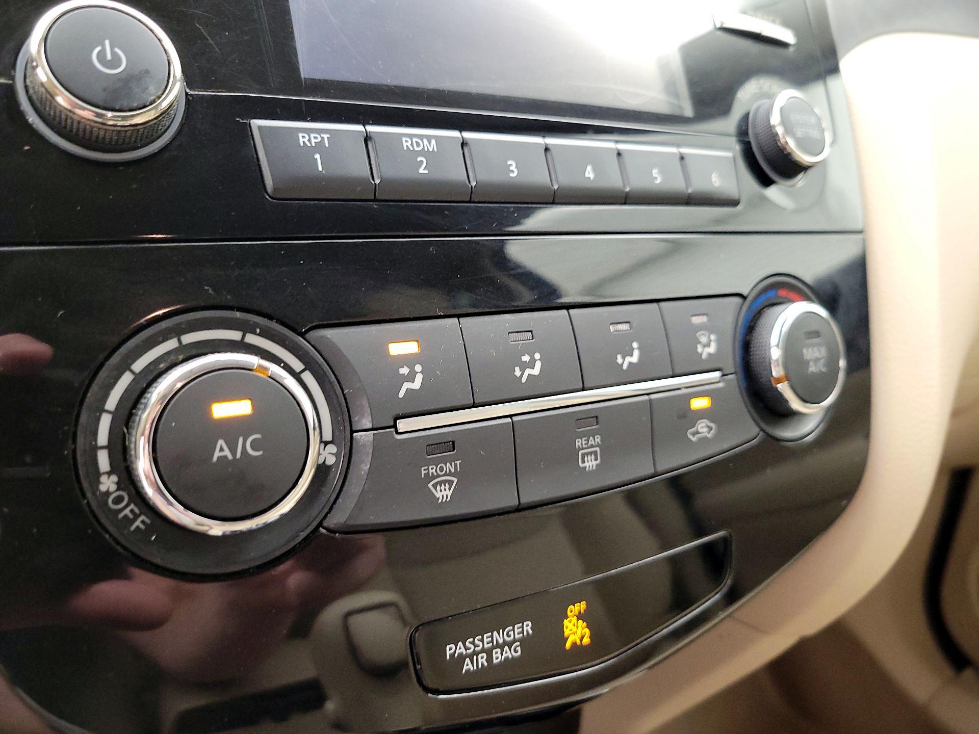 Thumbnail: 2015 Nissan Rogue - 16
