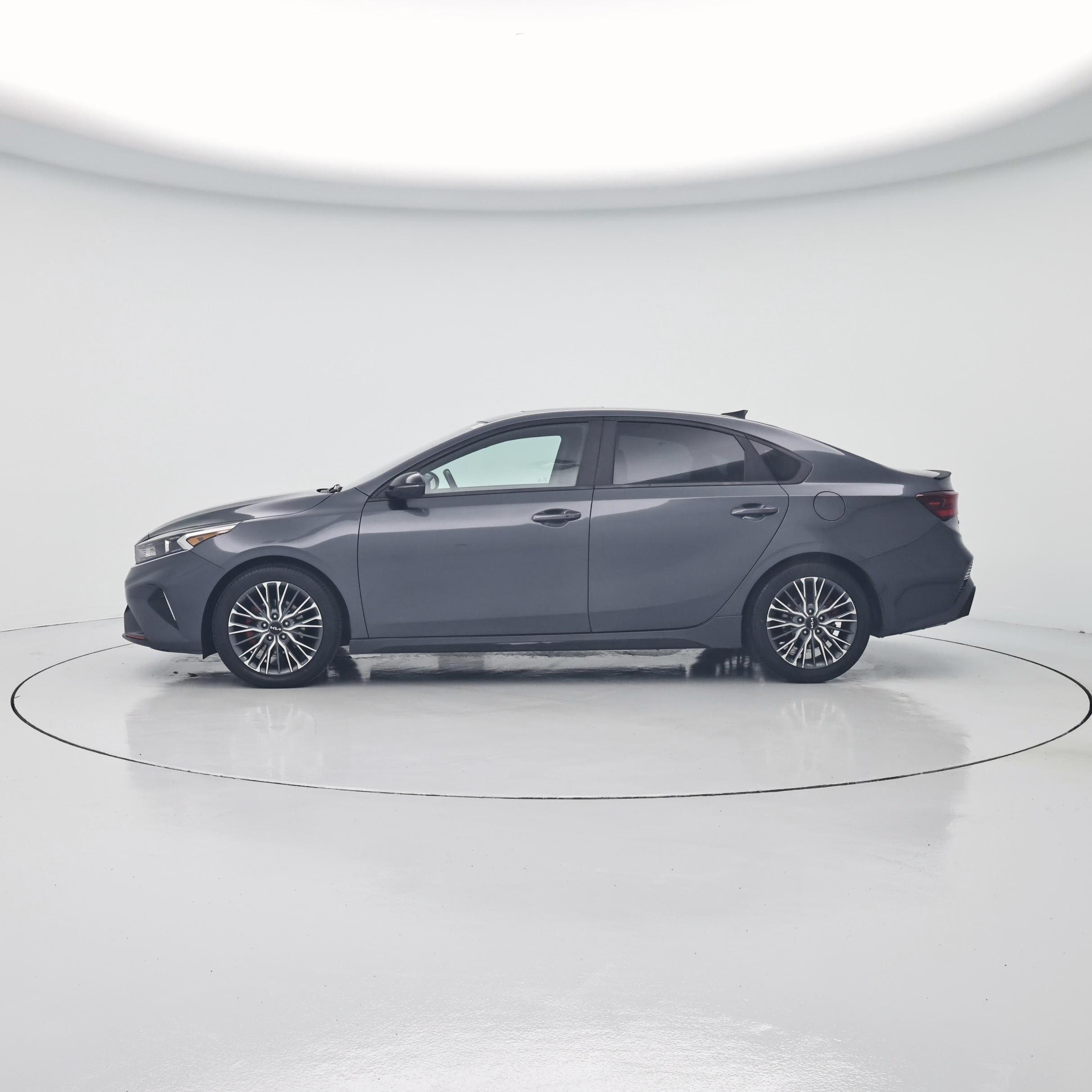 Thumbnail: 2022 Kia Forte - 3