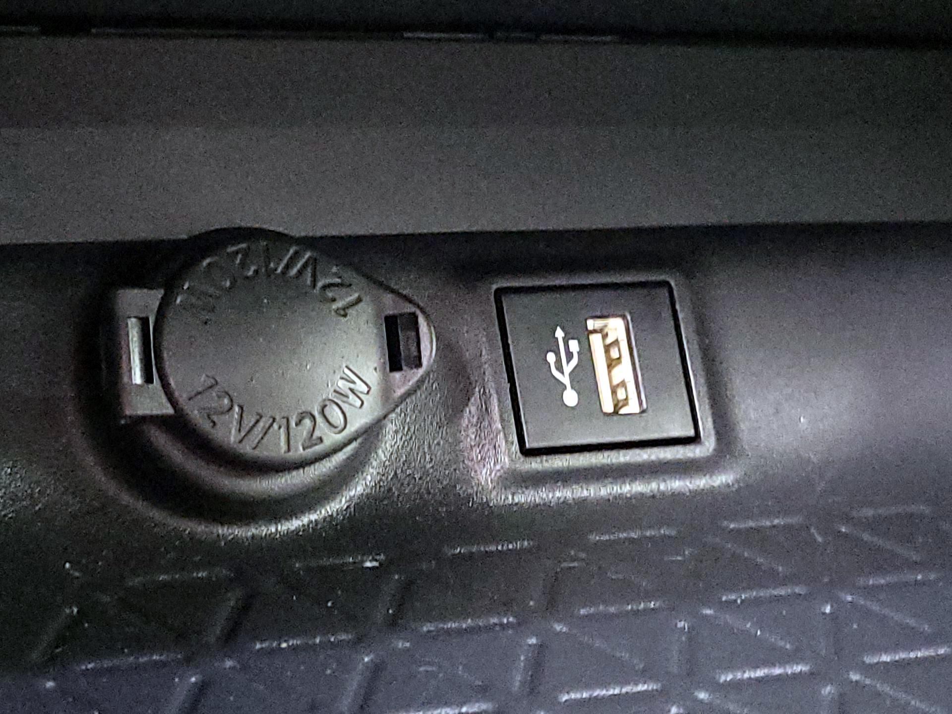 Thumbnail: 2023 Toyota RAV4 - 18