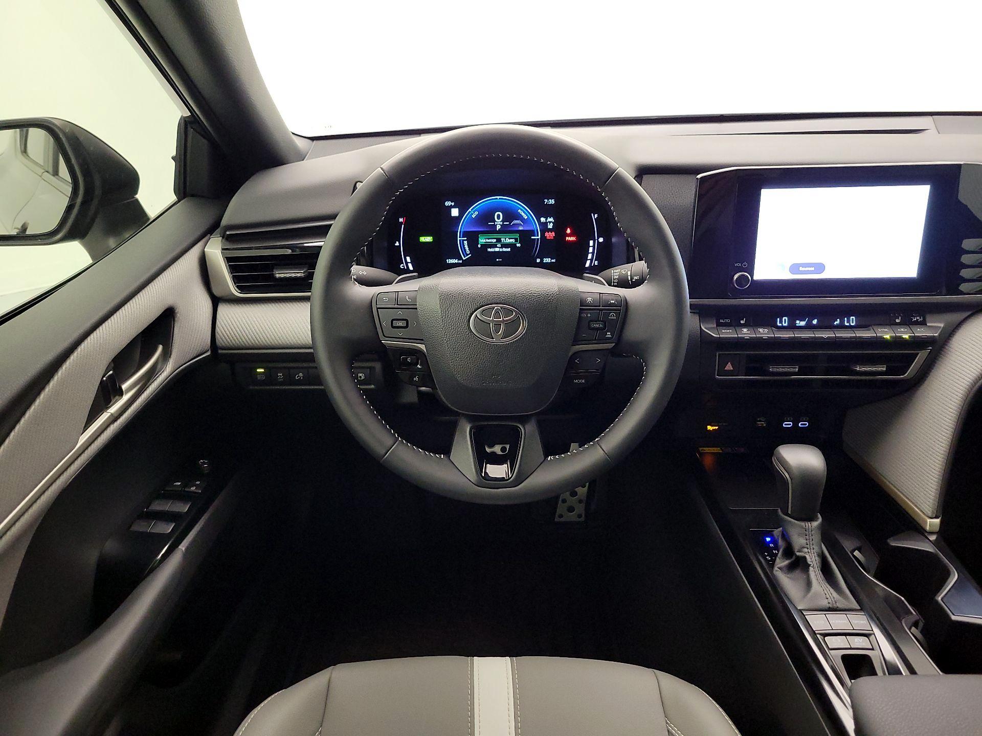 Thumbnail: 2025 Toyota Camry - 10