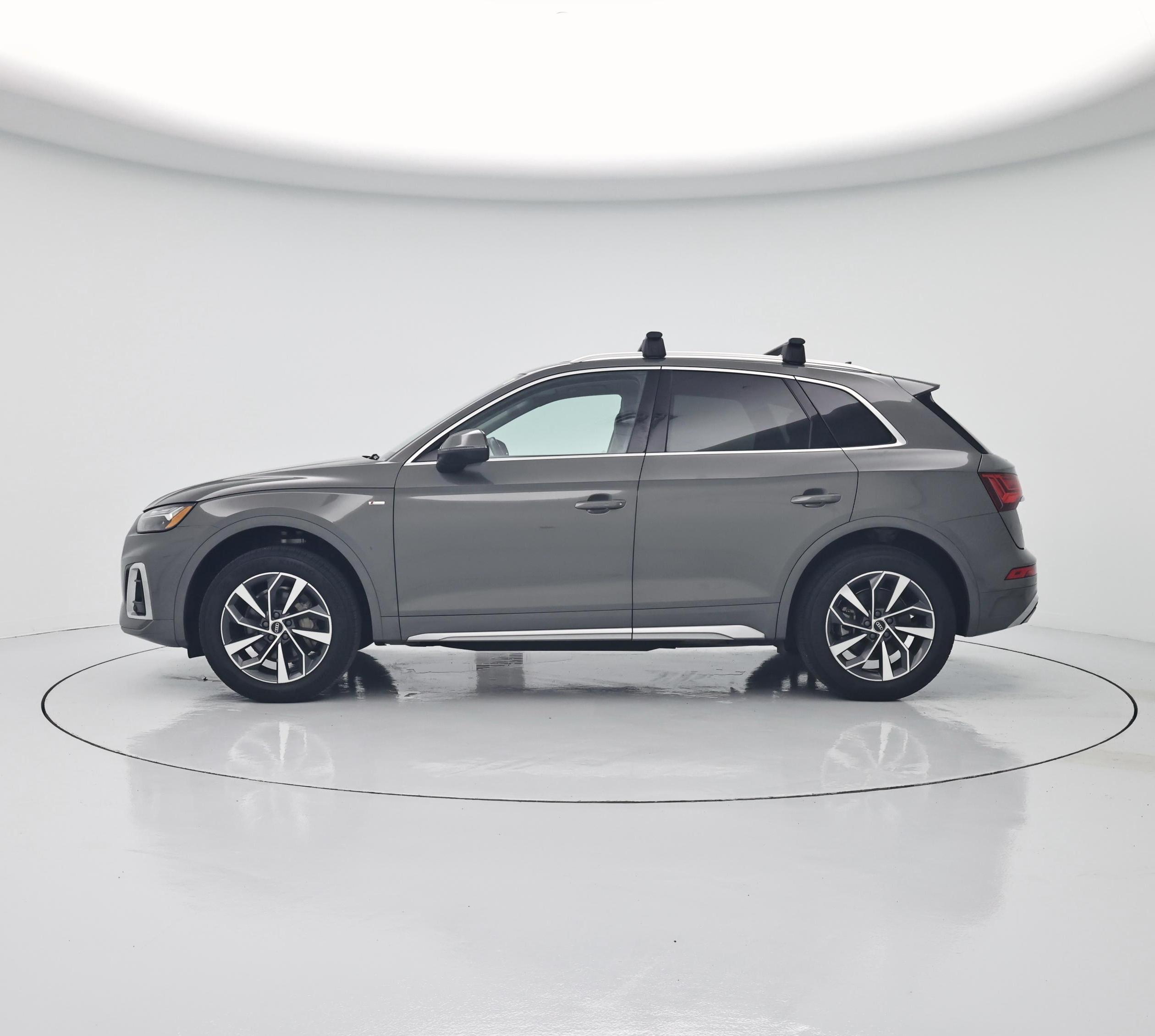 Thumbnail: 2023 Audi Q5 - 3
