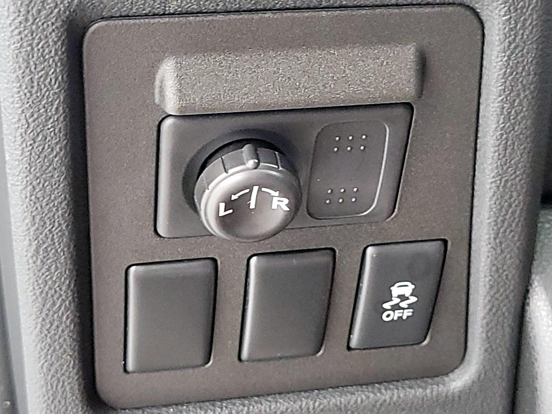 Thumbnail: 2015 Nissan Rogue - 13