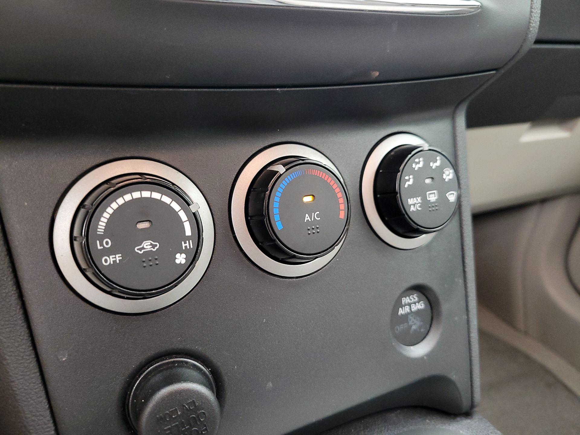 Thumbnail: 2015 Nissan Rogue - 16