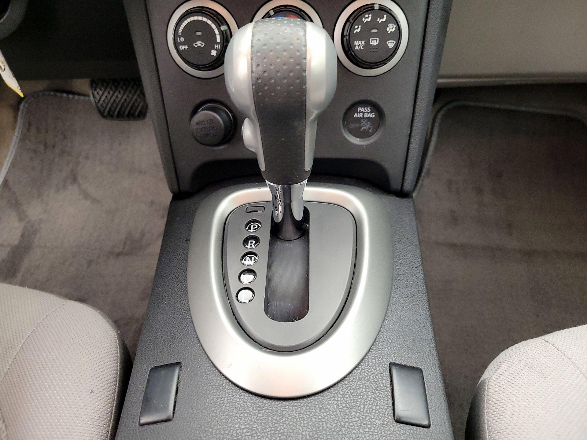 Thumbnail: 2015 Nissan Rogue - 17