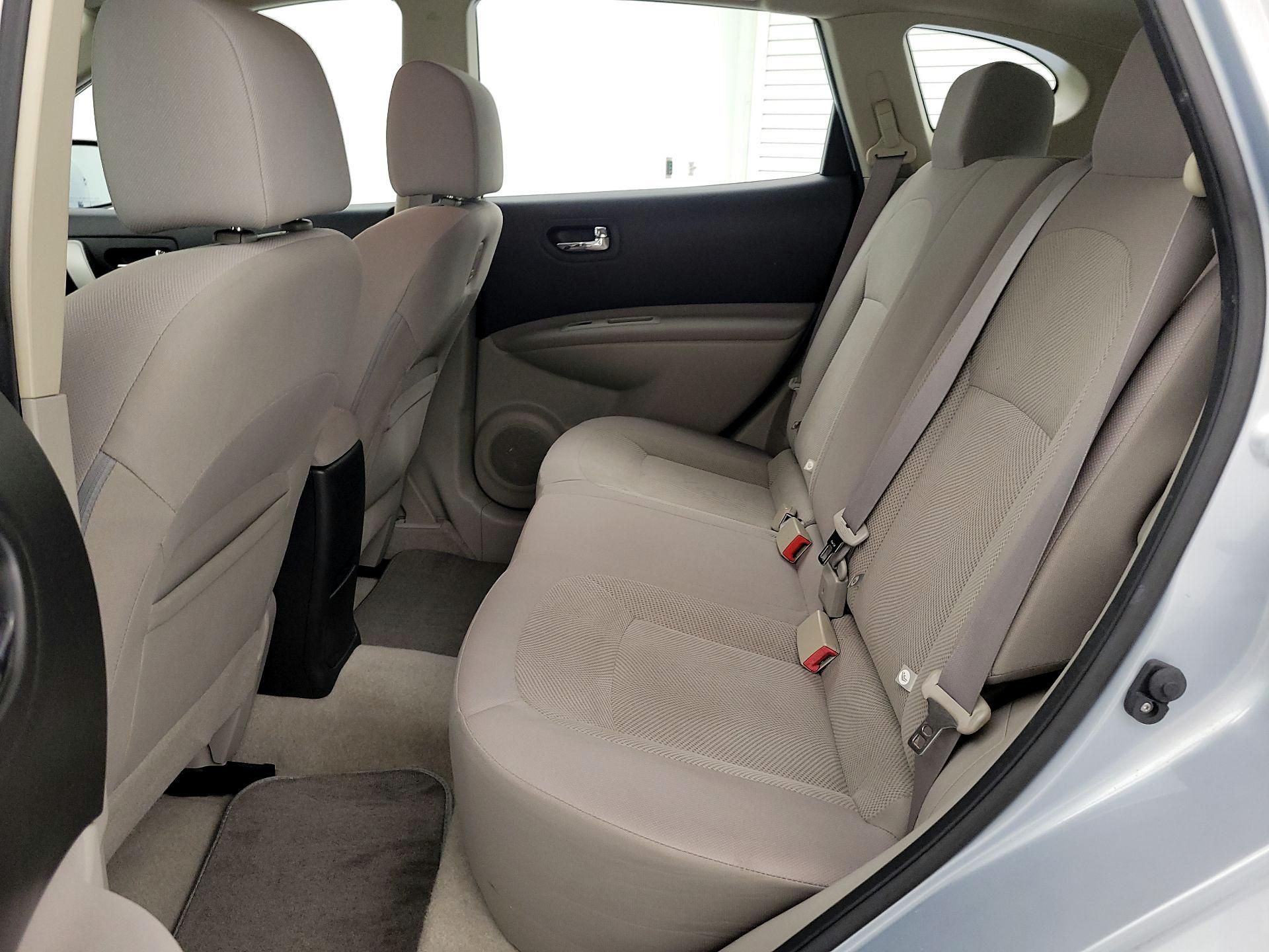 Thumbnail: 2015 Nissan Rogue - 18