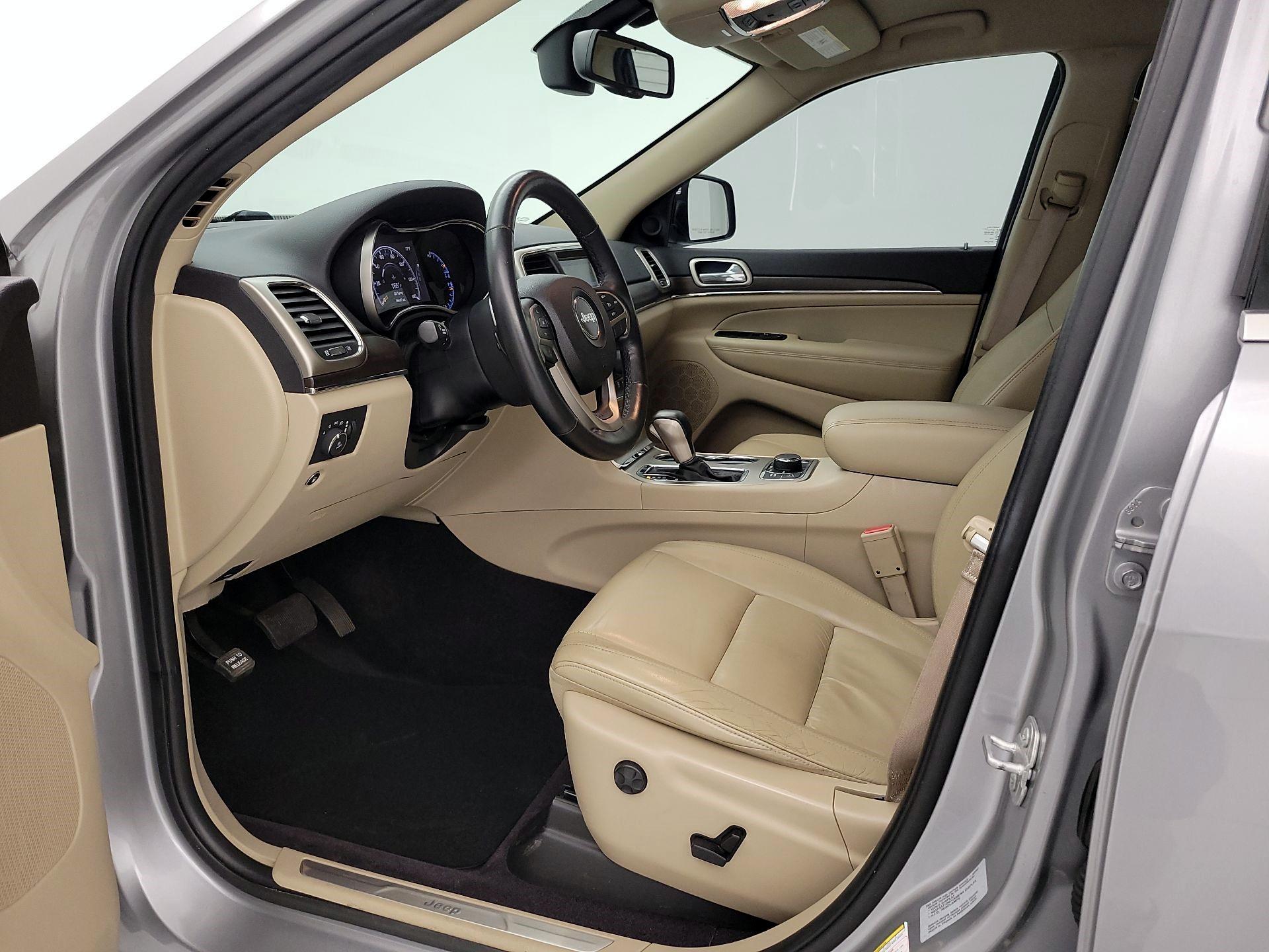 Thumbnail: 2016 Jeep Grand Cherokee - 11