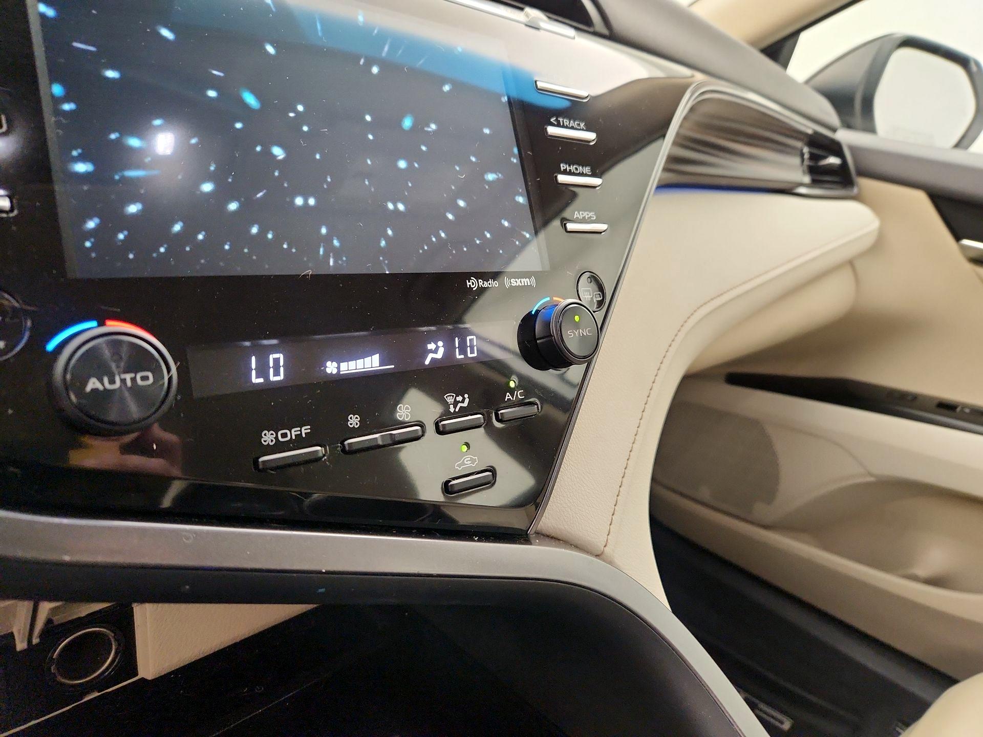 Thumbnail: 2020 Toyota Camry - 16