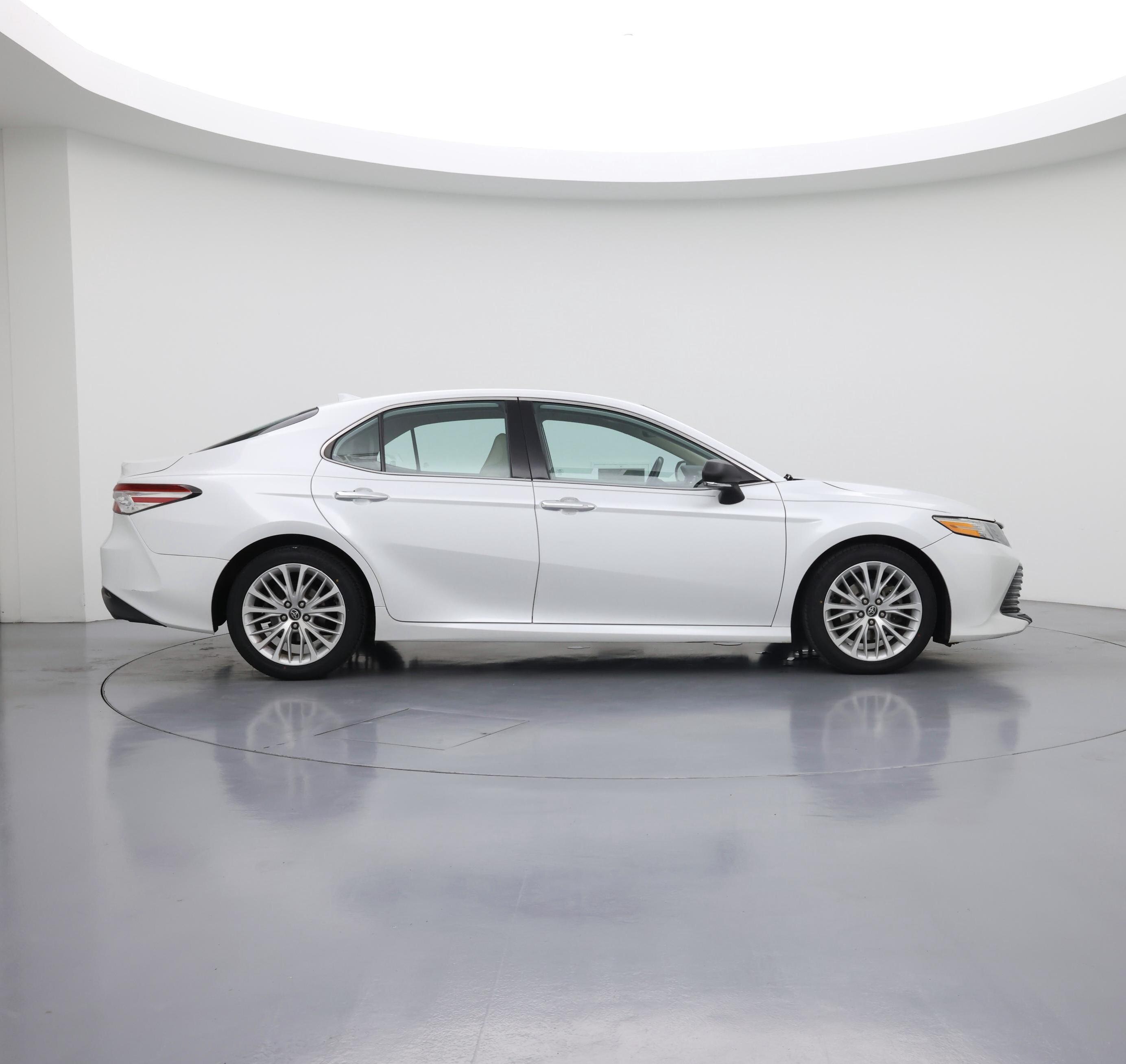 Thumbnail: 2020 Toyota Camry - 7