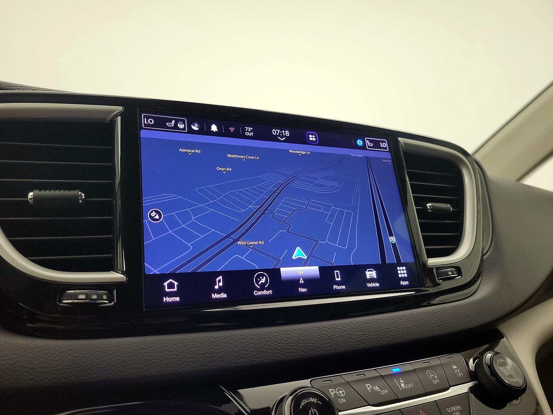 Thumbnail: 2022 Chrysler Pacifica - 14