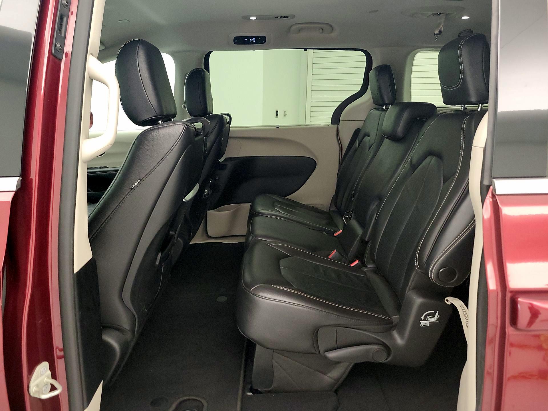 Thumbnail: 2022 Chrysler Pacifica - 20