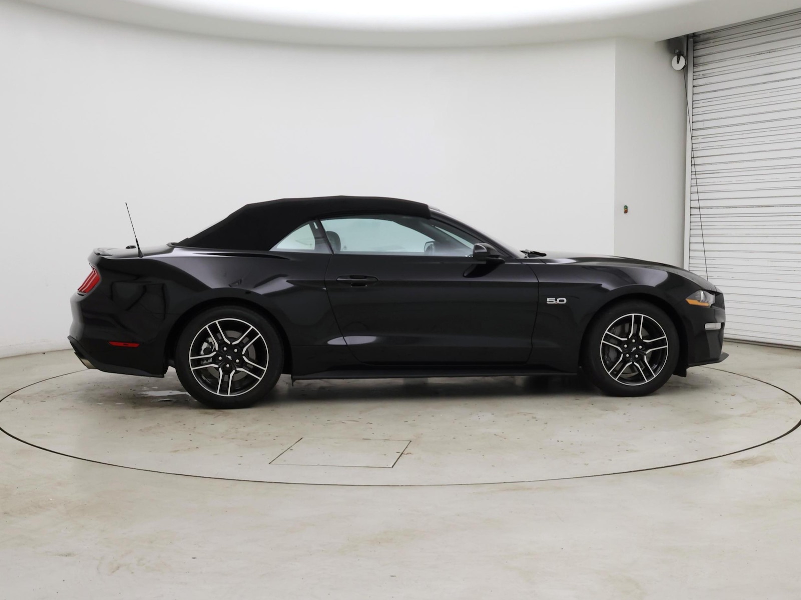 2021 Ford Mustang GT Premium - Photo 8