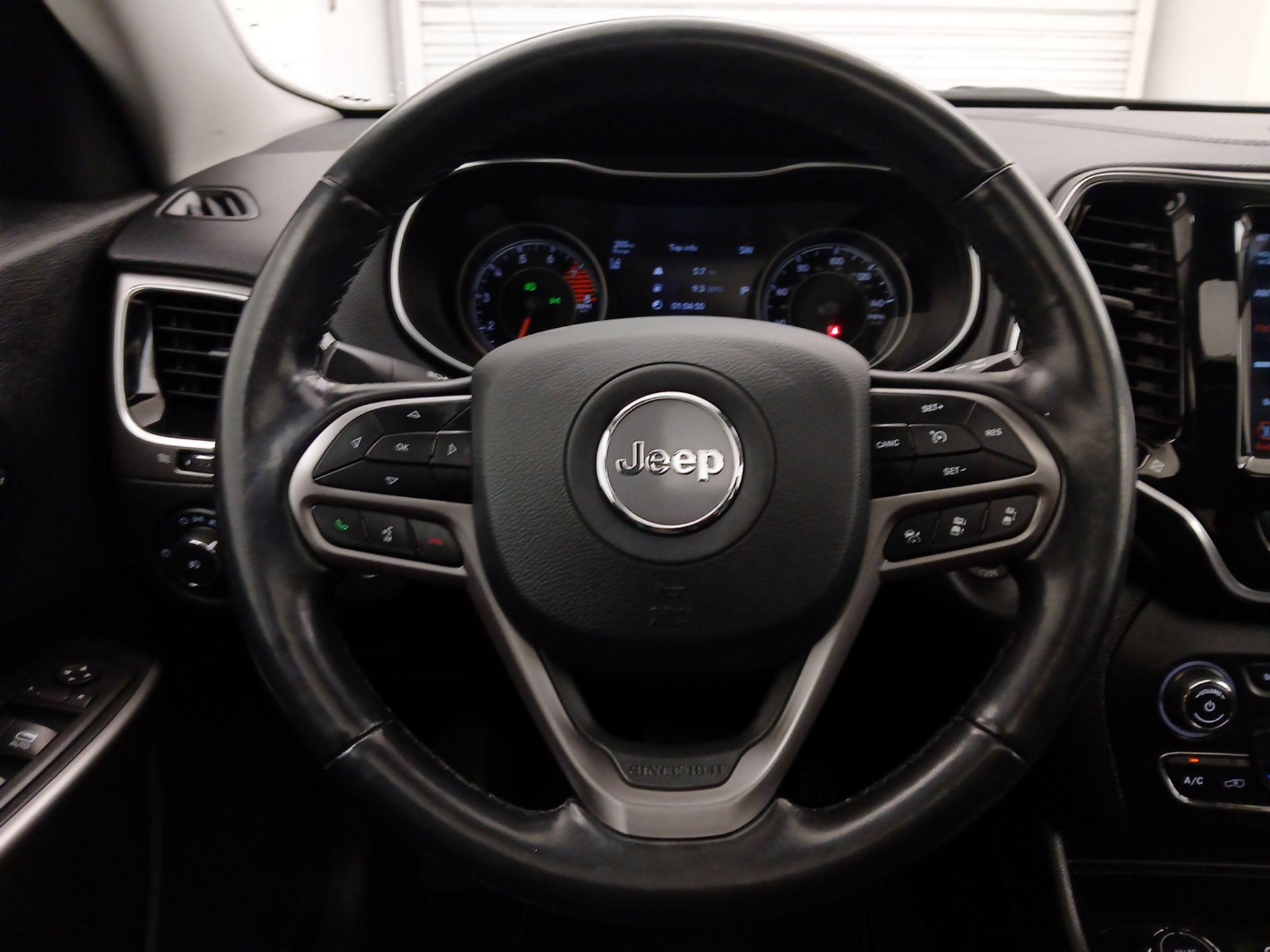 Thumbnail: 2021 Jeep Cherokee - 10