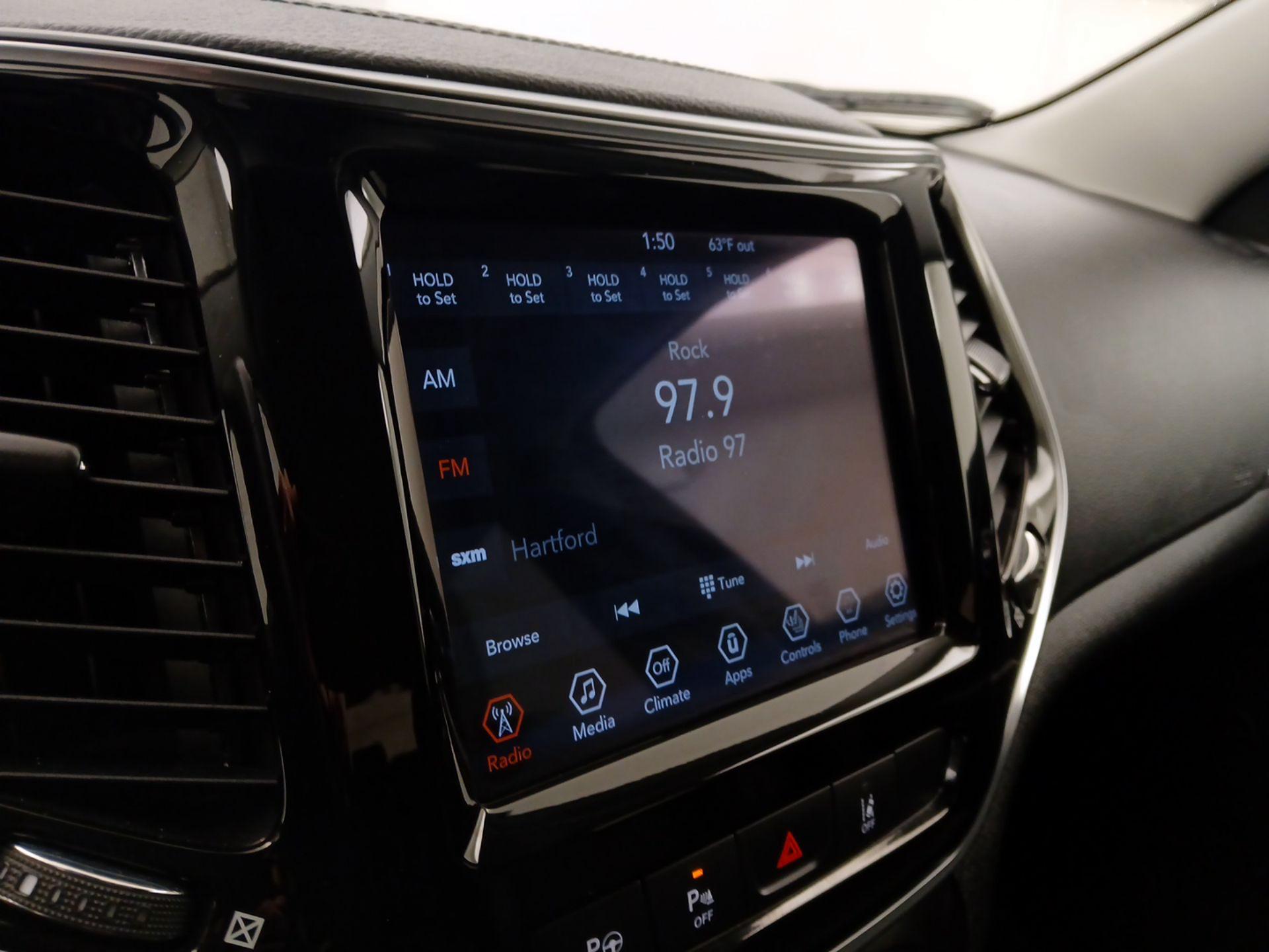 Thumbnail: 2021 Jeep Cherokee - 15