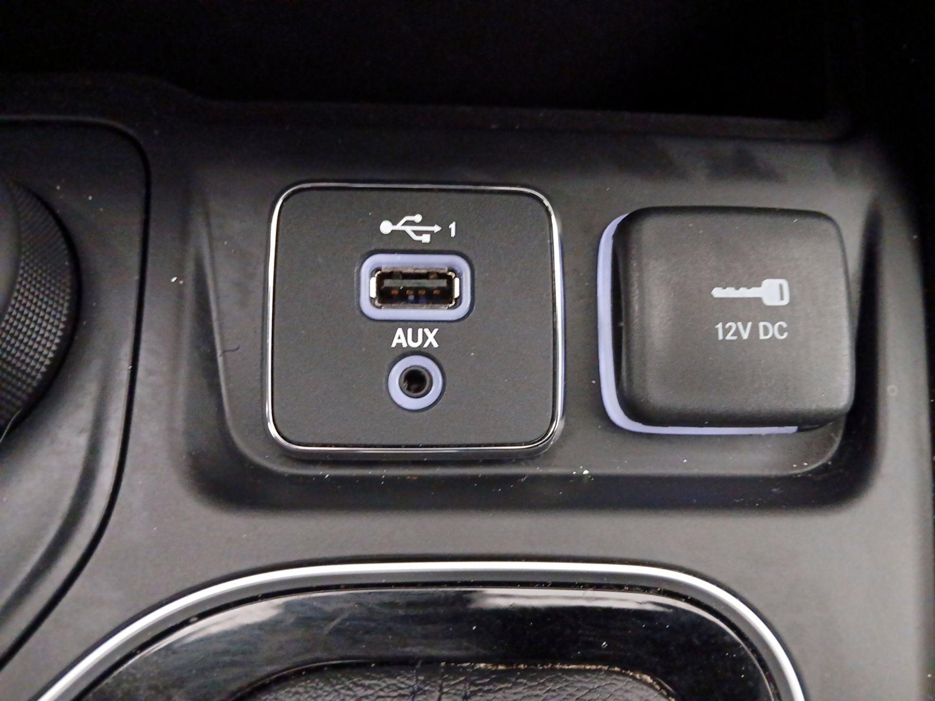 Thumbnail: 2021 Jeep Cherokee - 18