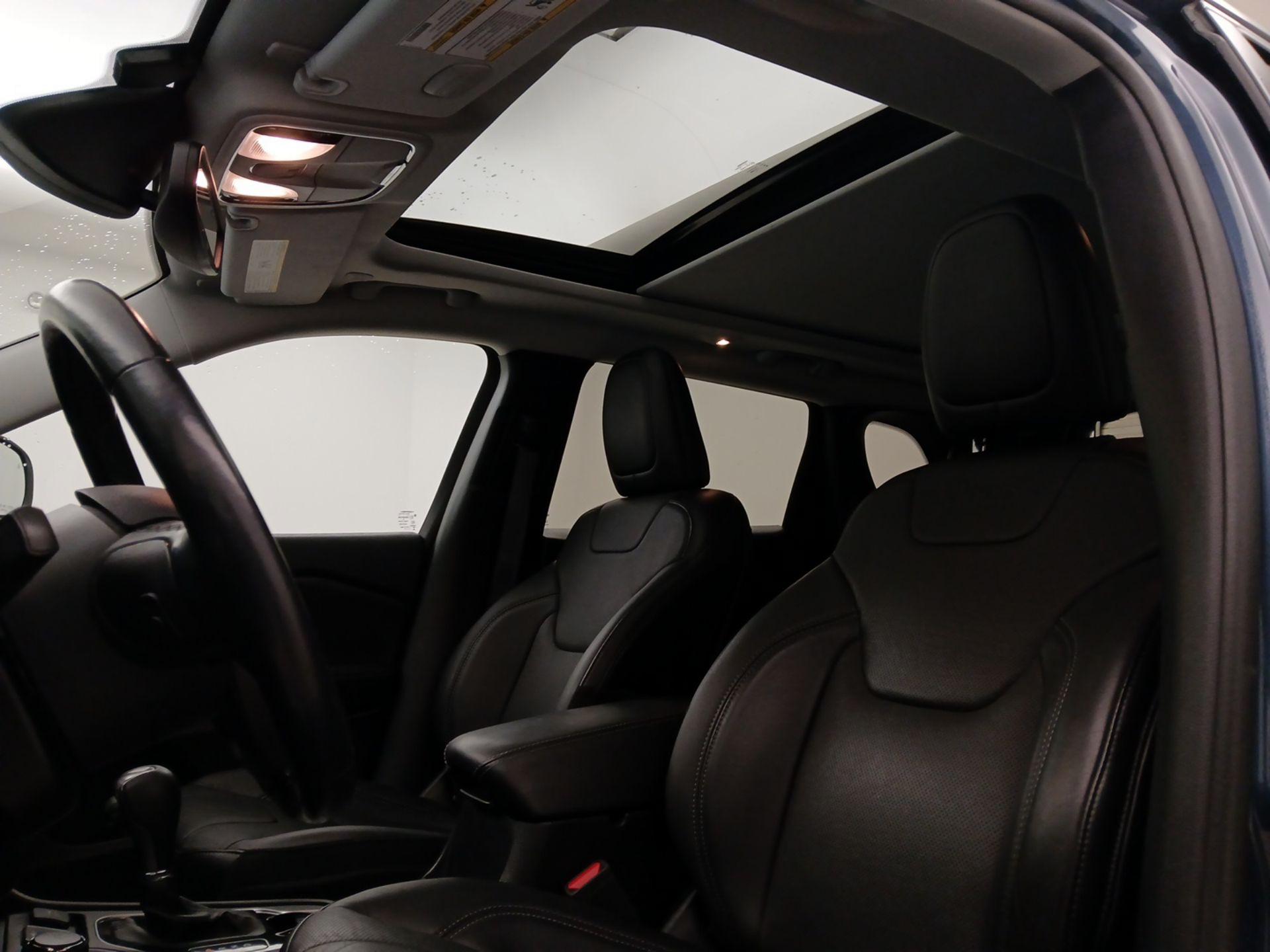 Thumbnail: 2021 Jeep Cherokee - 19