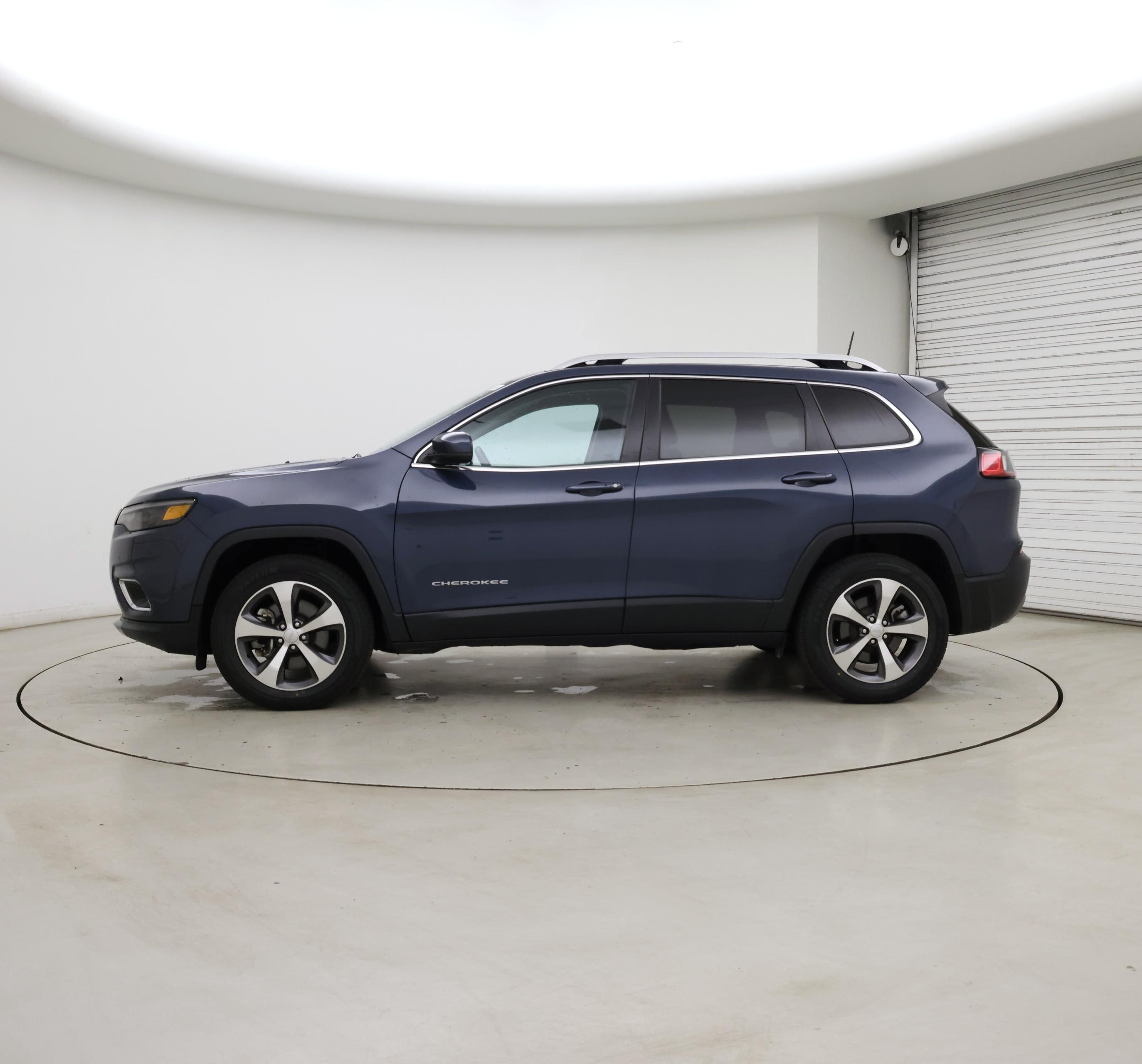 Thumbnail: 2021 Jeep Cherokee - 3