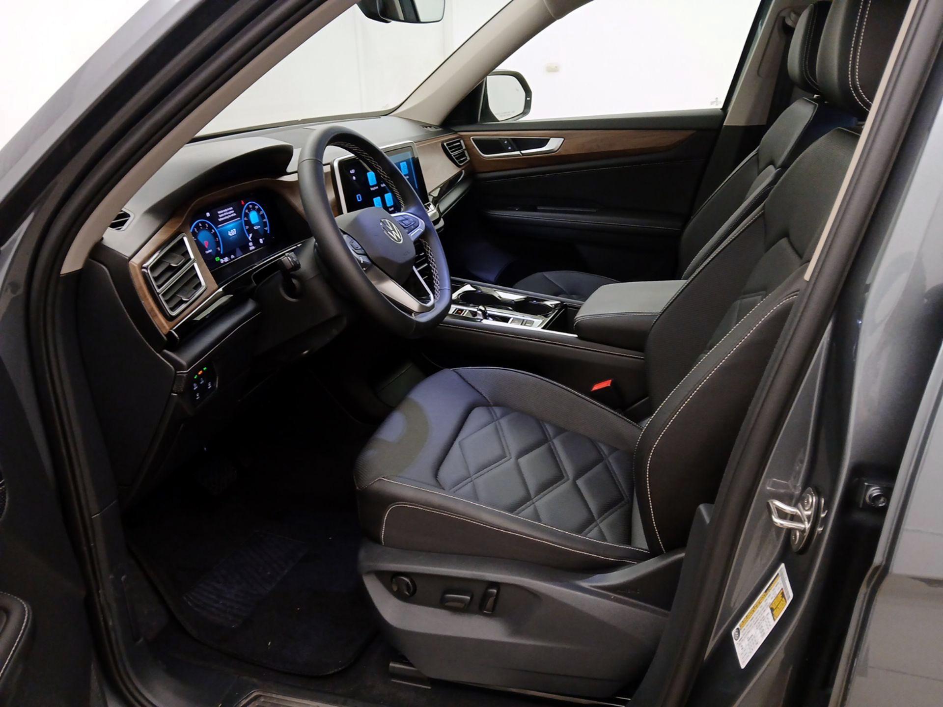 Thumbnail: 2025 Volkswagen Atlas - 11