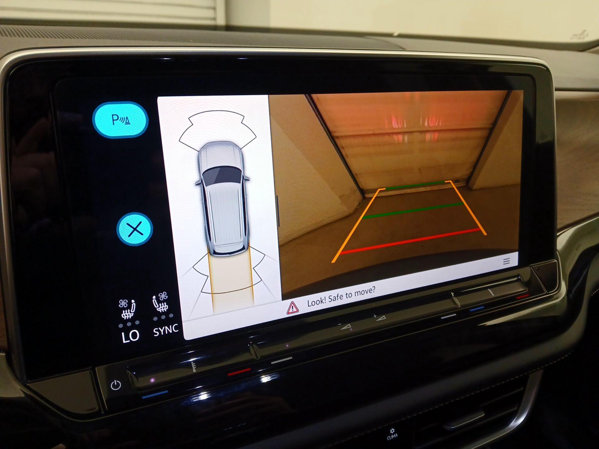 Thumbnail: 2025 Volkswagen Atlas - 14